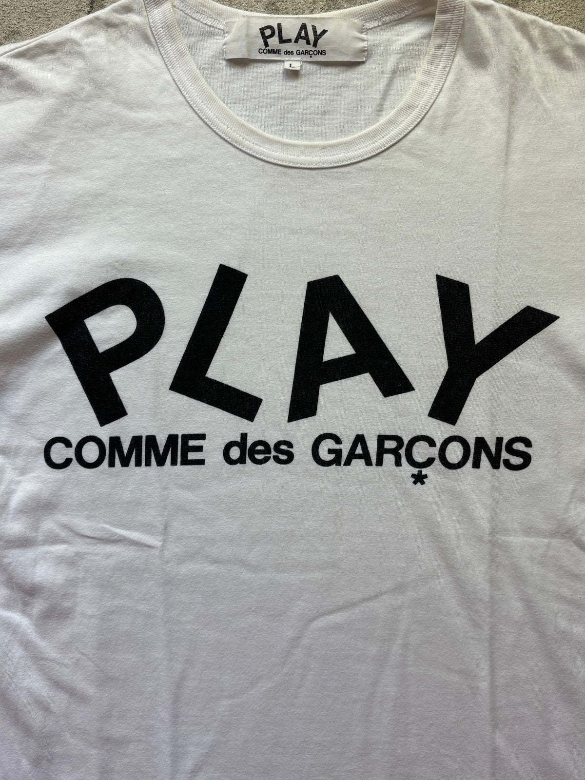CDG PLAY WHITE T-SHIRT (L)