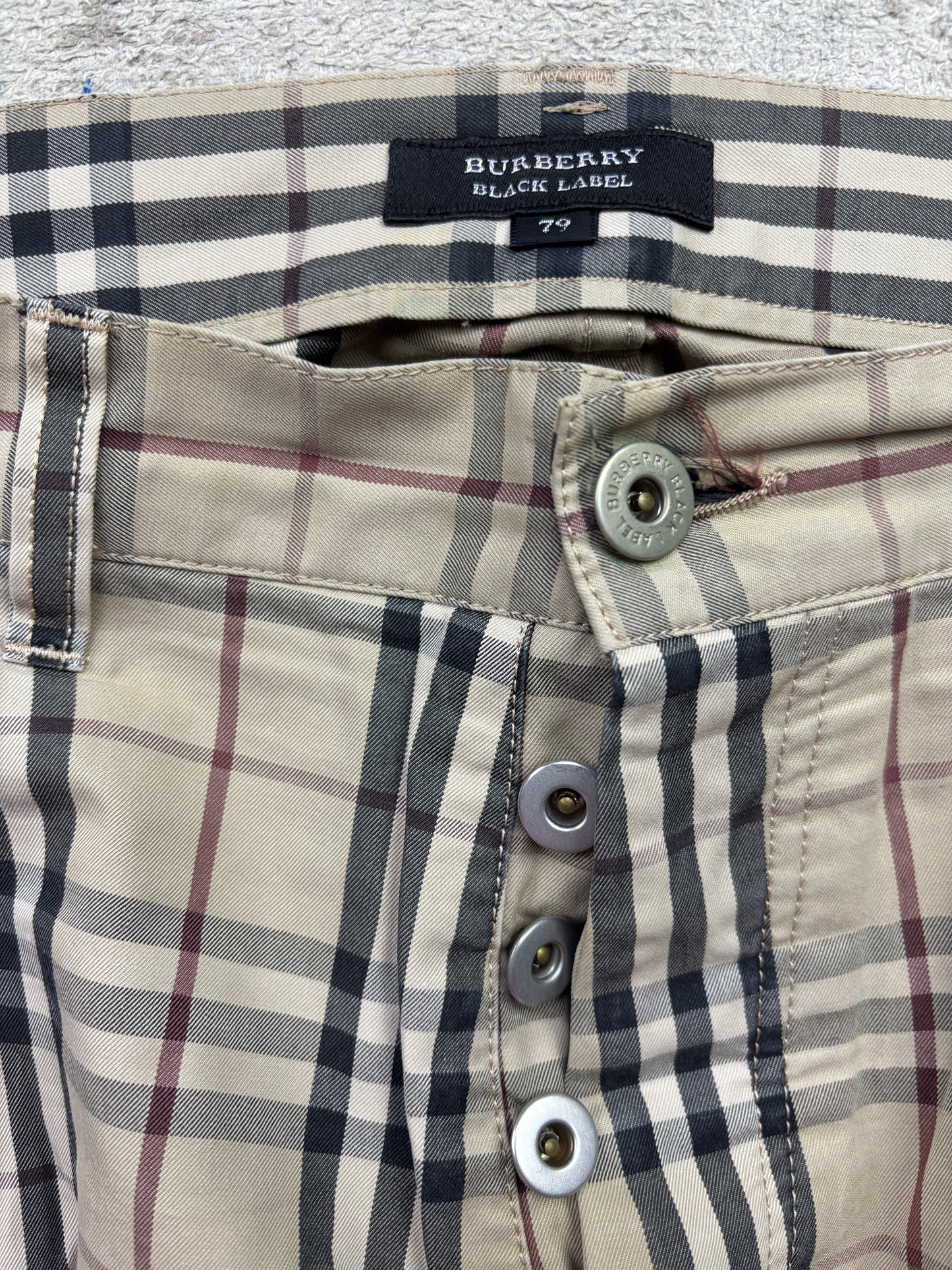 BURBERRY JEANS W32 L30