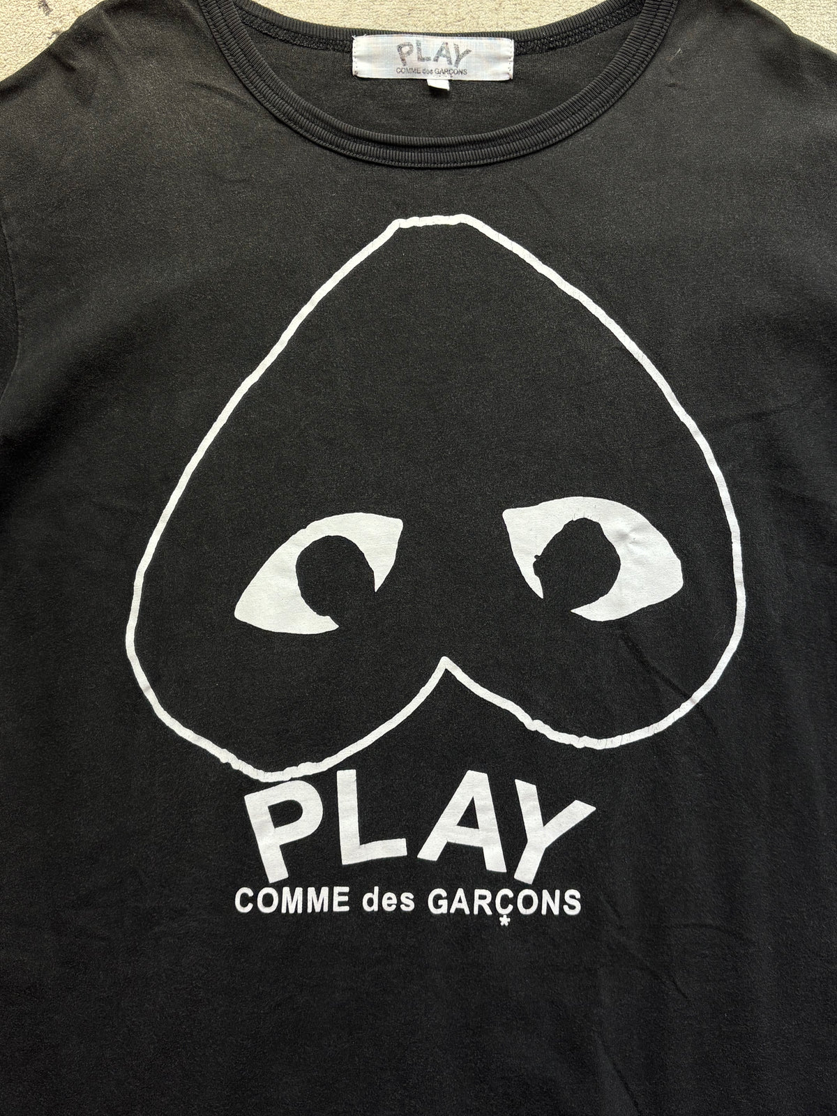 CDG PLAY BLACK T-SHIRT (L)
