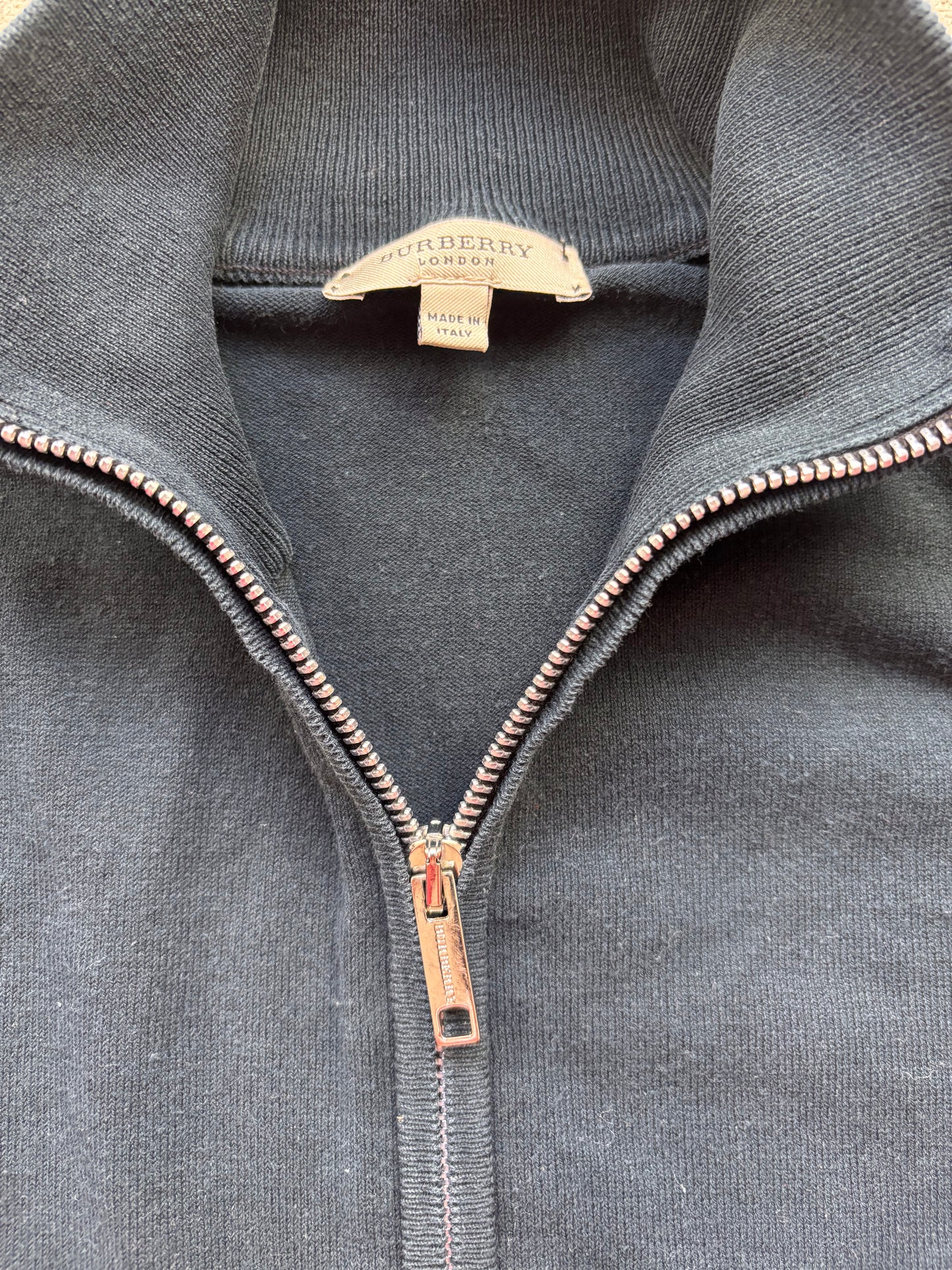 BURBERRY BLACK ZIP UP KNIT (S)