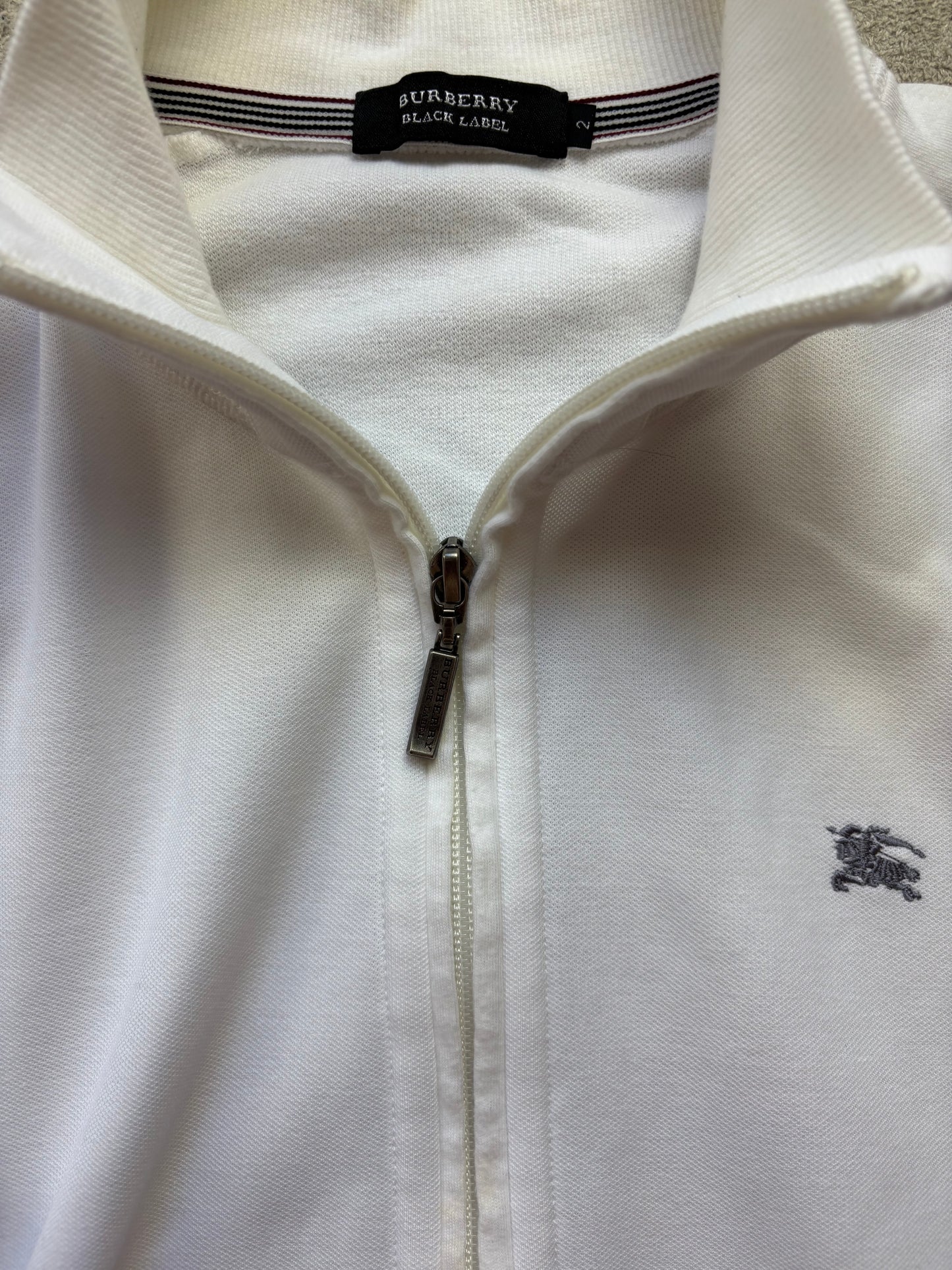 BURBERRY WHITE ZIP UP VEST (S)