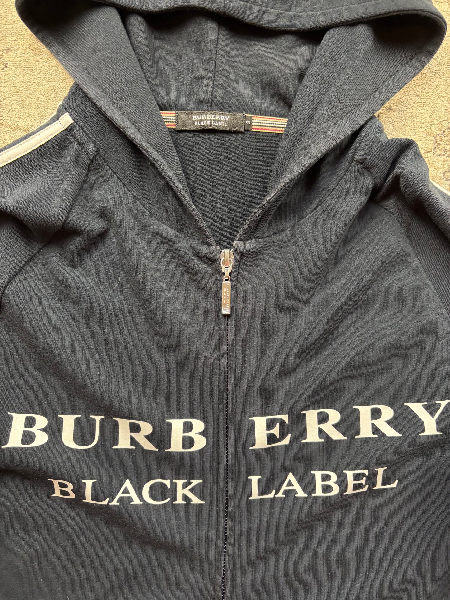BURBERRY BLACK ZIP UP HOODIE (M)