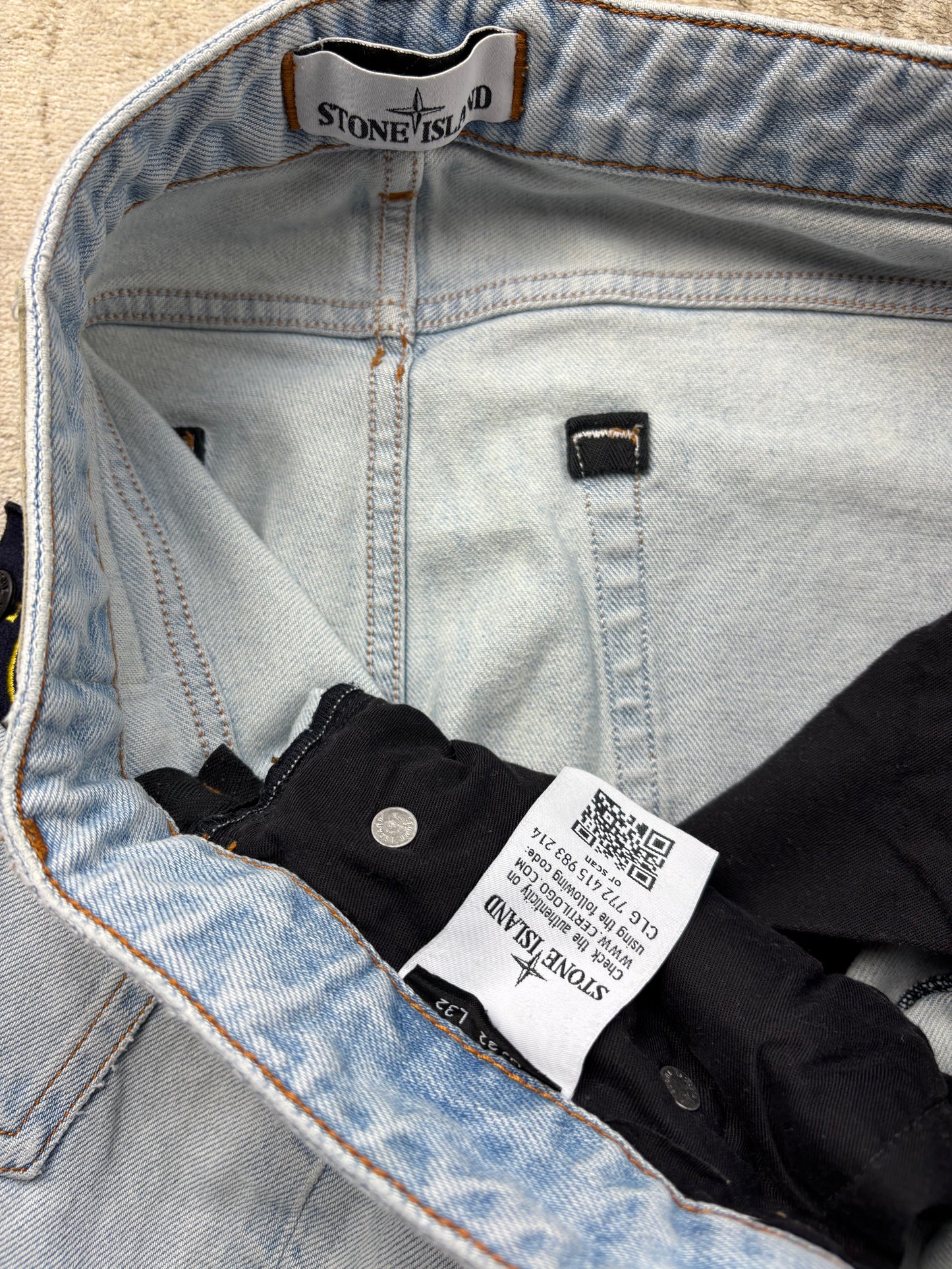 STONE ISLAND BADGE JEANS W32 L32