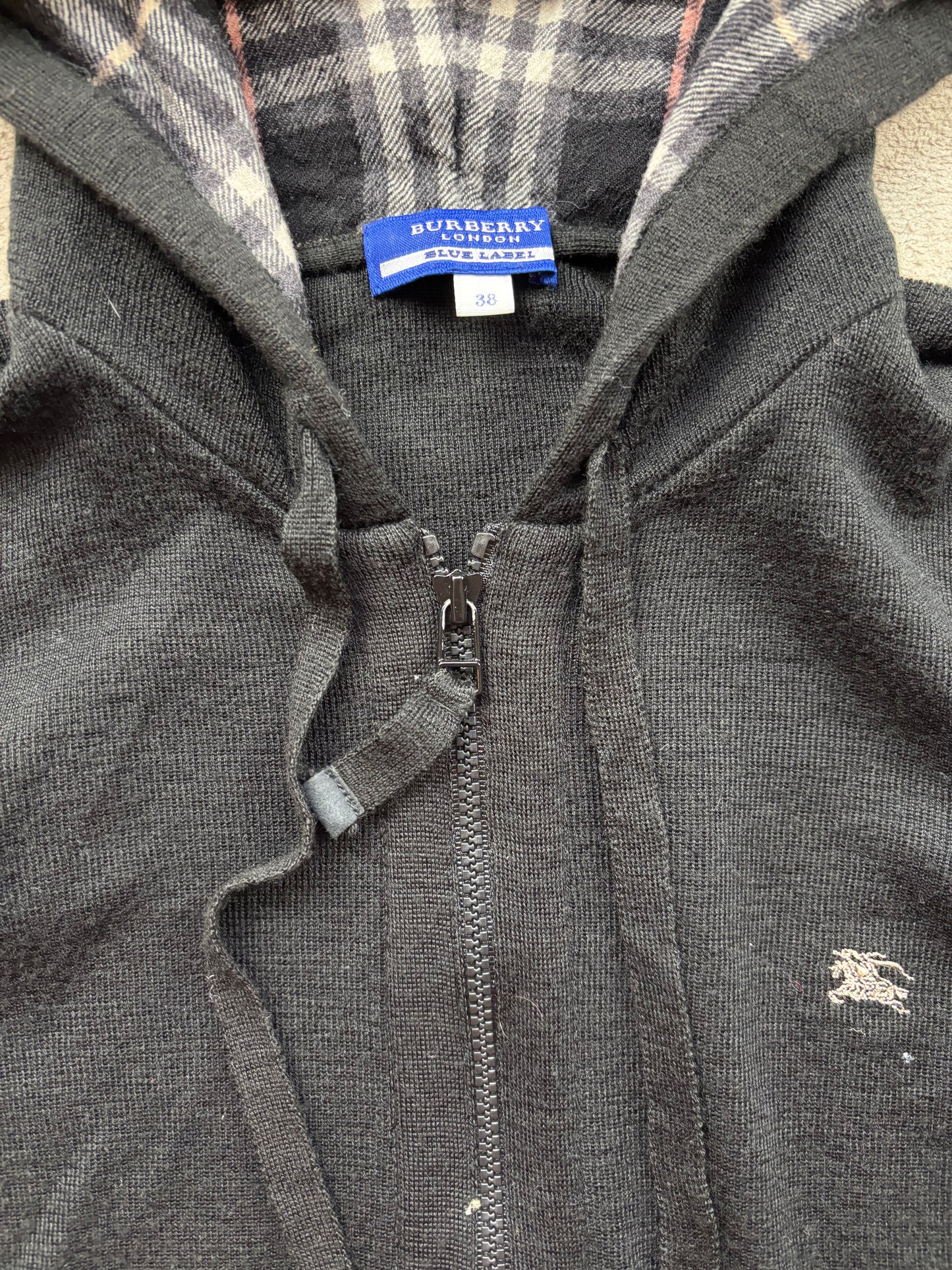 BURBERRY BLACK ZIP UP HOODIE (XS)