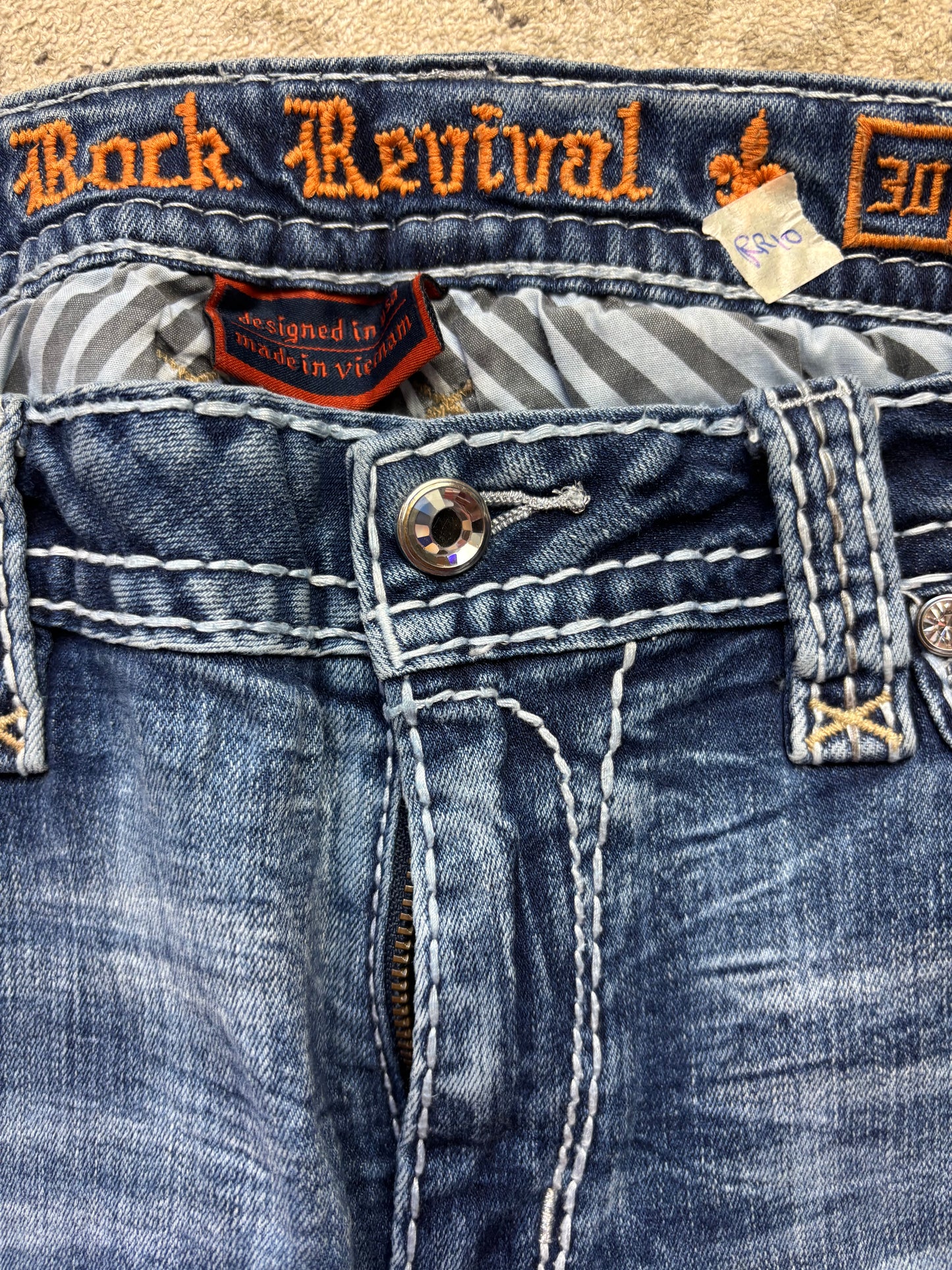 ROCK REVIVAL JEANS W30 L30 #RR10