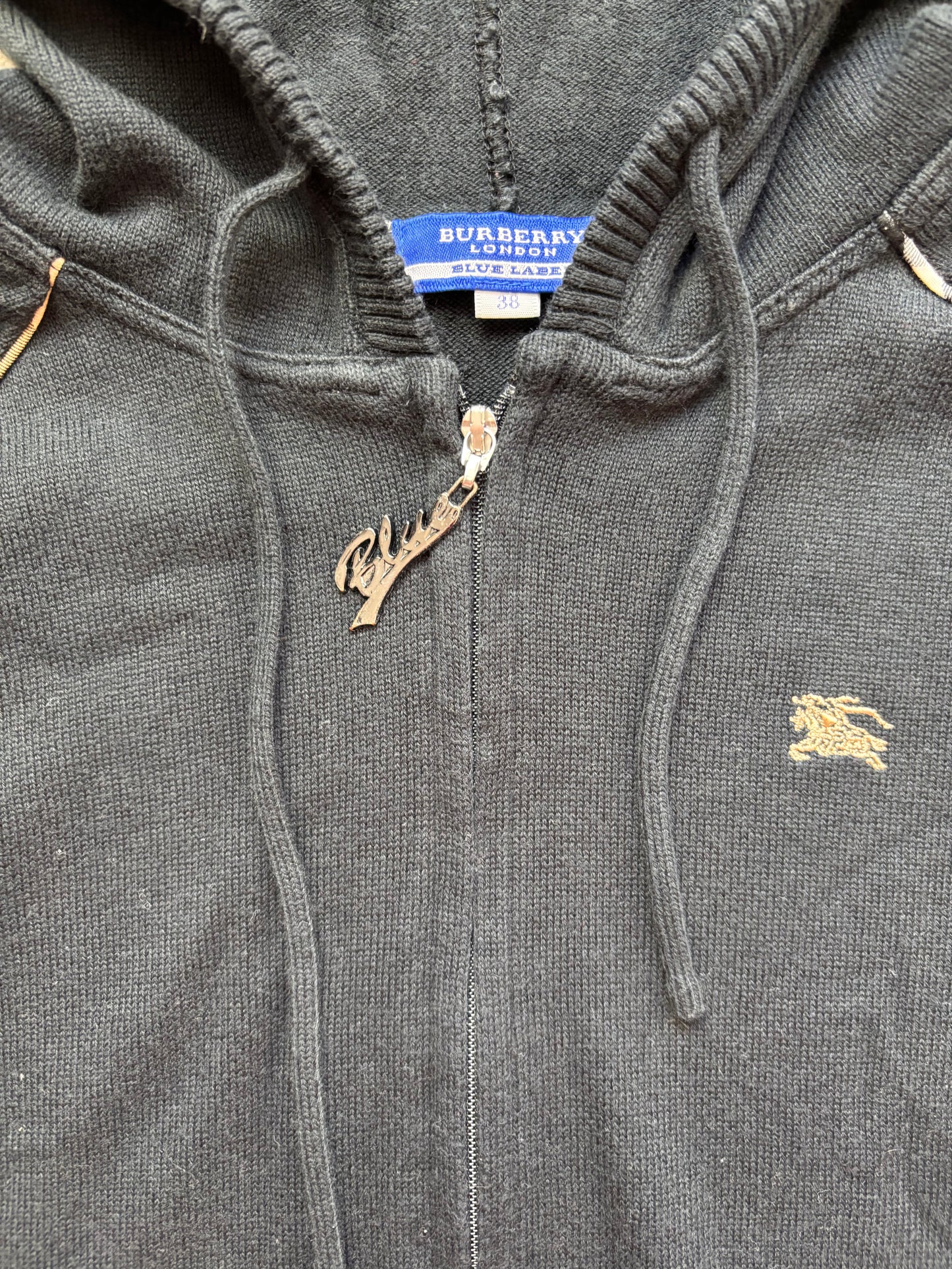 BURBERRY KNITTED ZIP UP HOODIE (S)