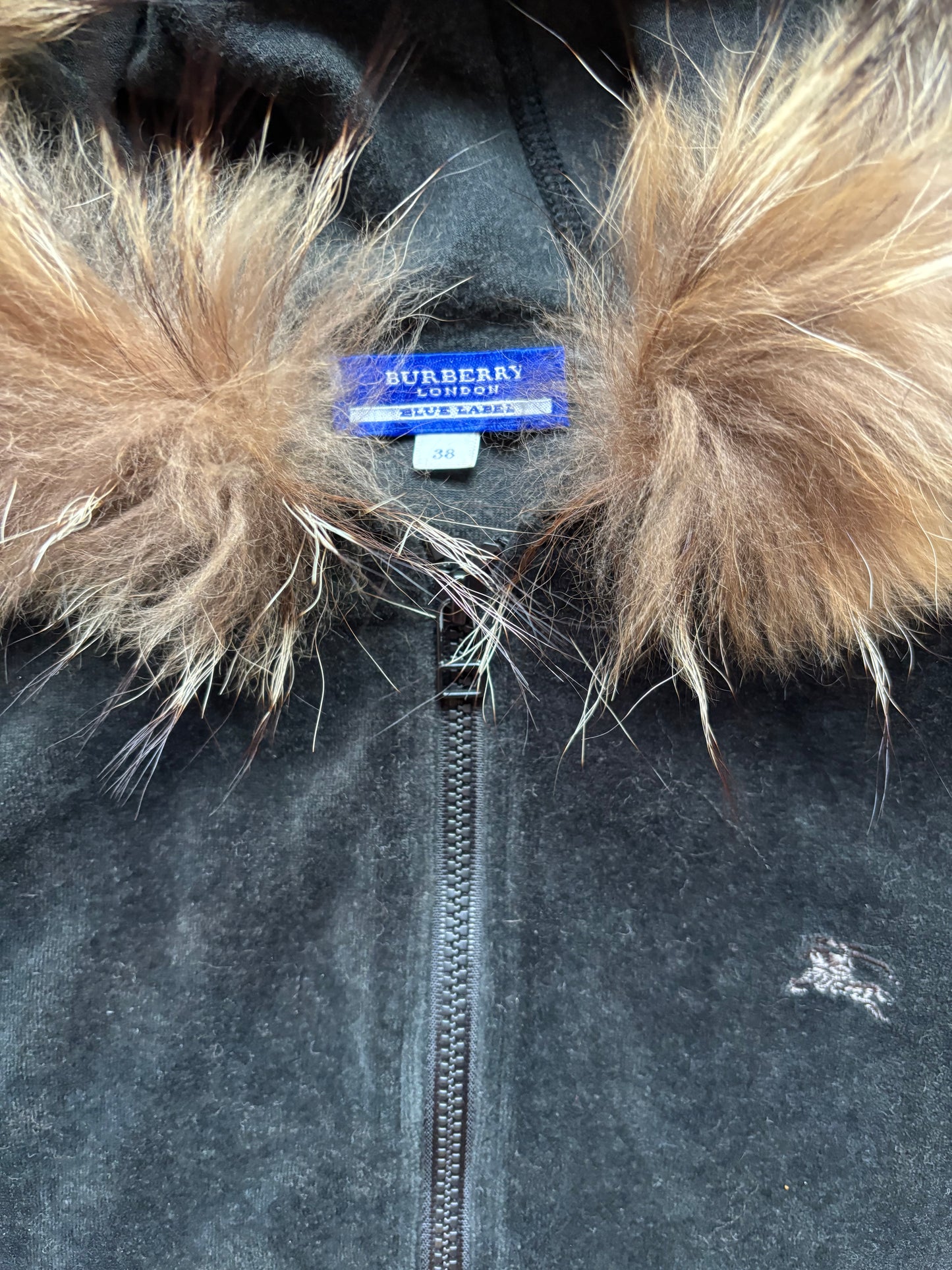 BURBERRY CROPPED FUR ZIP UP HOODIE (S)