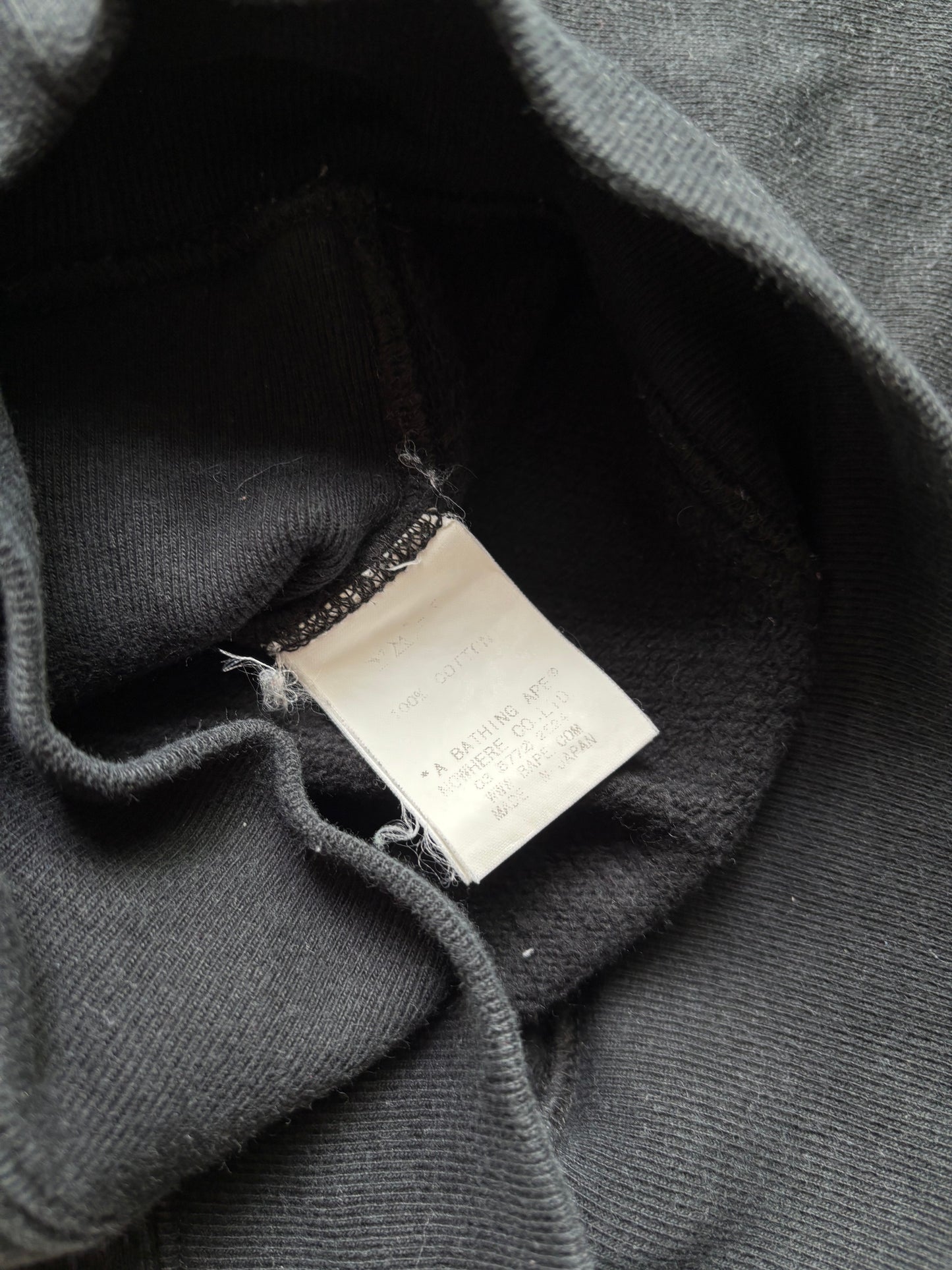 BAPE BLACK HOODIE (M)