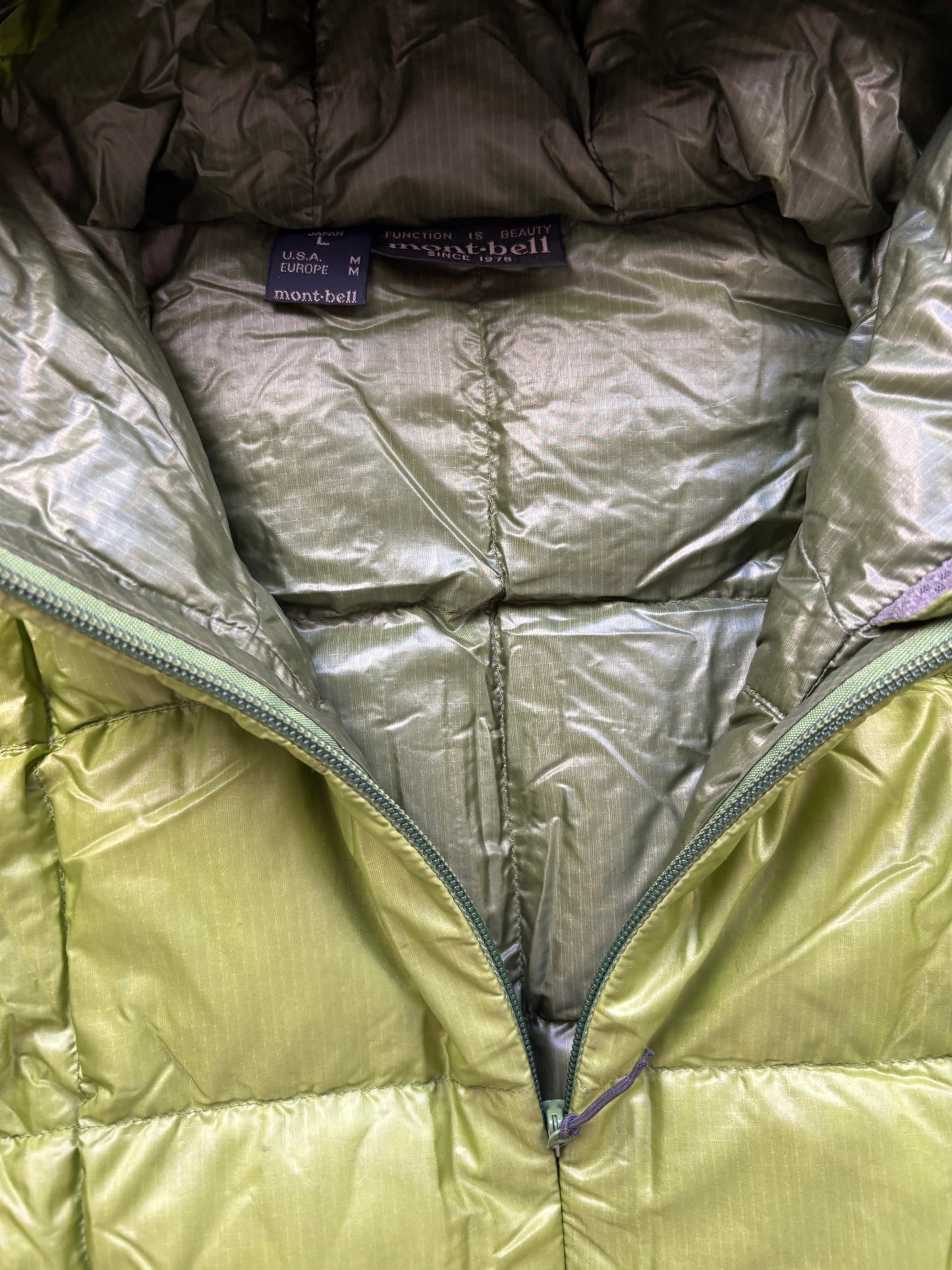 MONTBELL GREEN PUFFER JACKET (L)