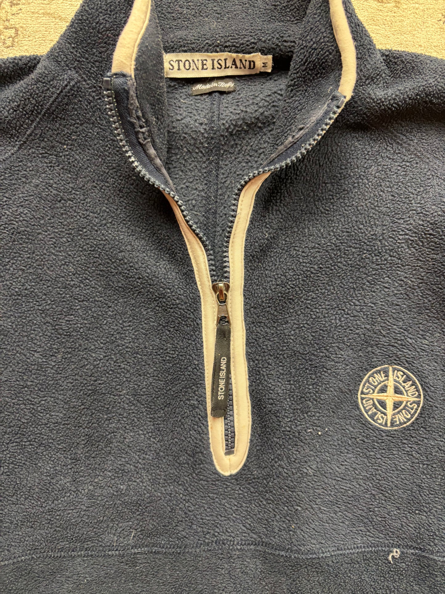 STONE ISLAND HALF ZIP UP FLEECE (M)