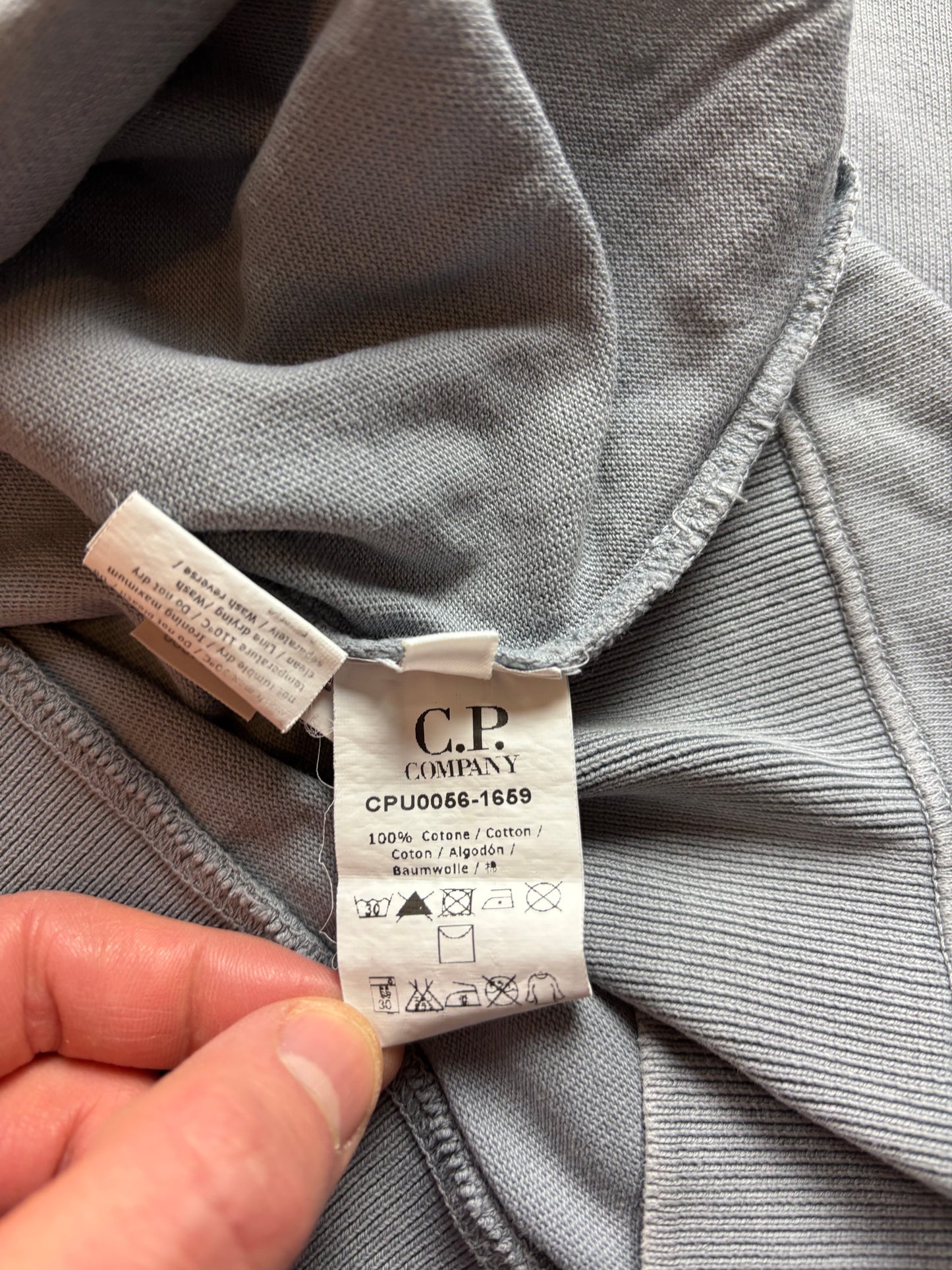 CP COMPANY GREY SWEATER (XL)