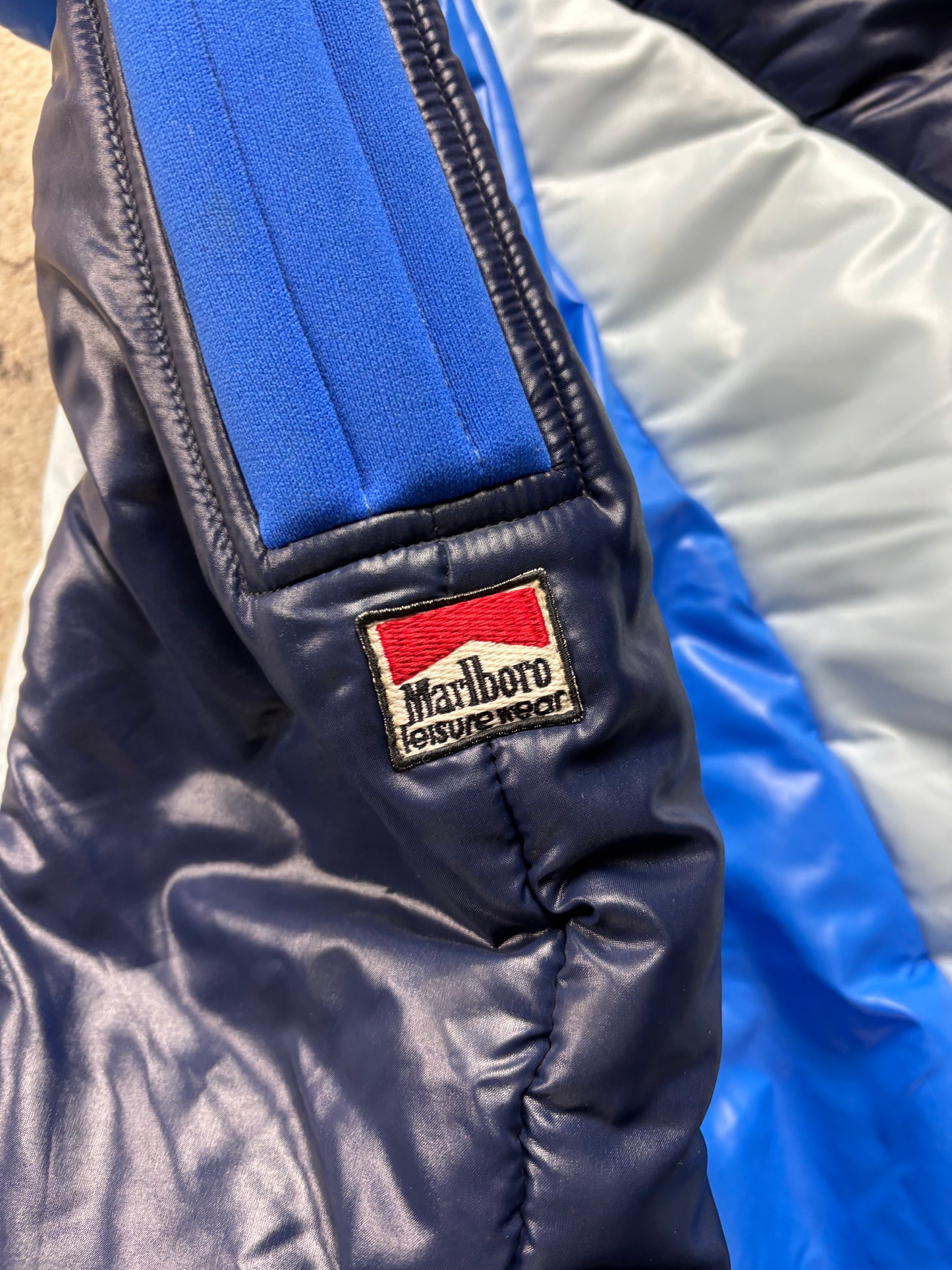 MARLBORO PUFFER JACKET (S/M)