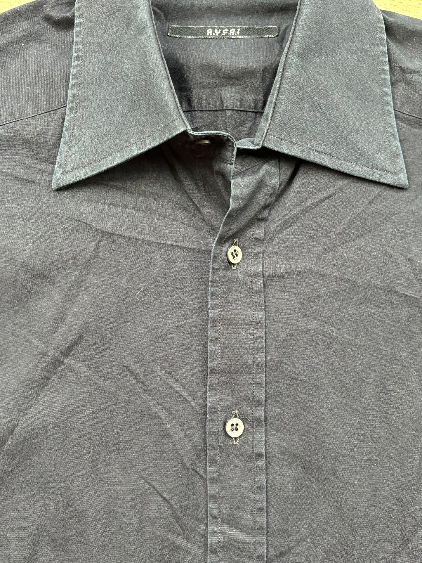 GUCCI SHIRT (M)
