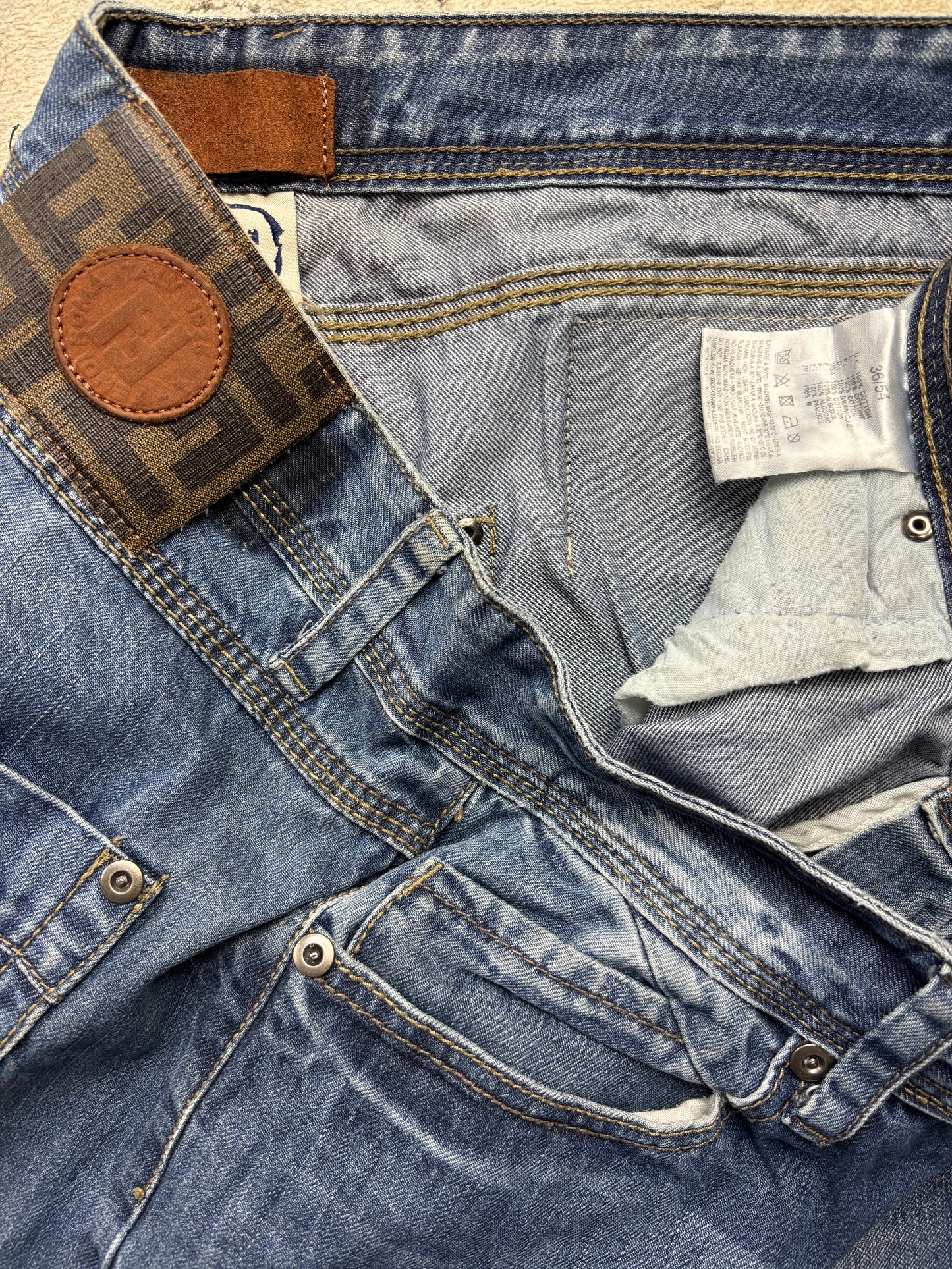 FENDI JEANS W36 L34