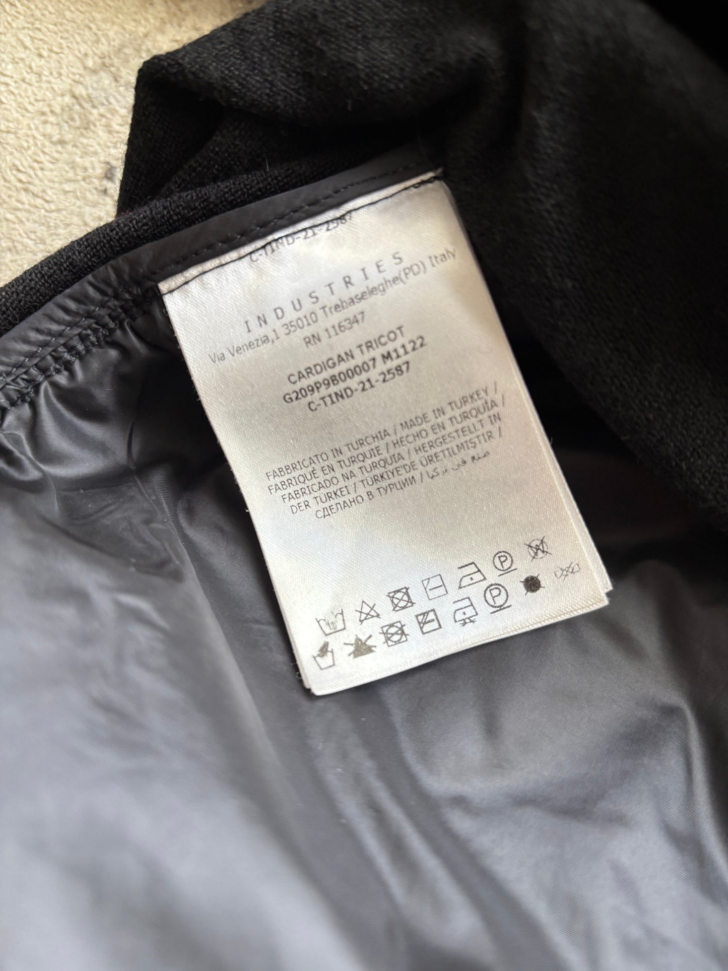 MONCLER PUFFER VEST (M)