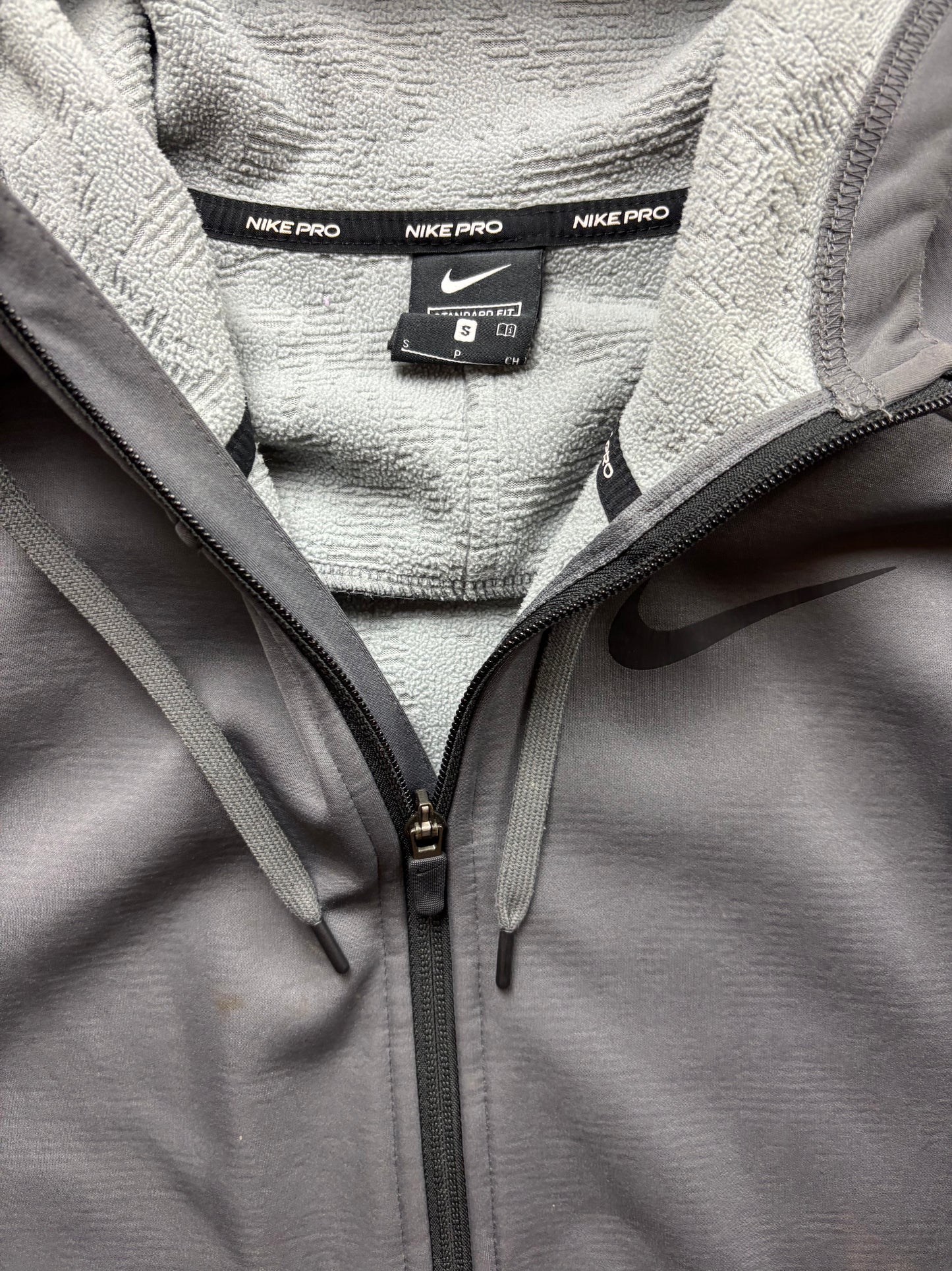 NIKE TECH ZIP UP HOODIE (M)