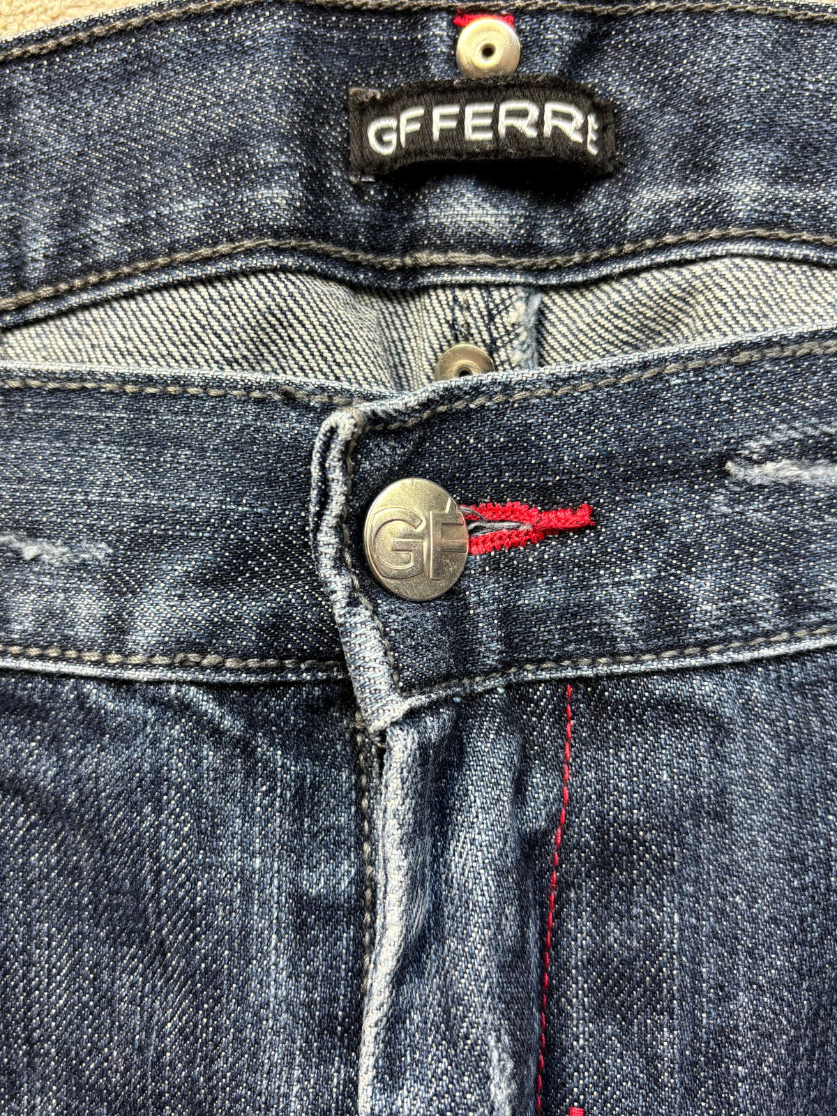 GIANFRANCO FERRE JEANS W36 L34