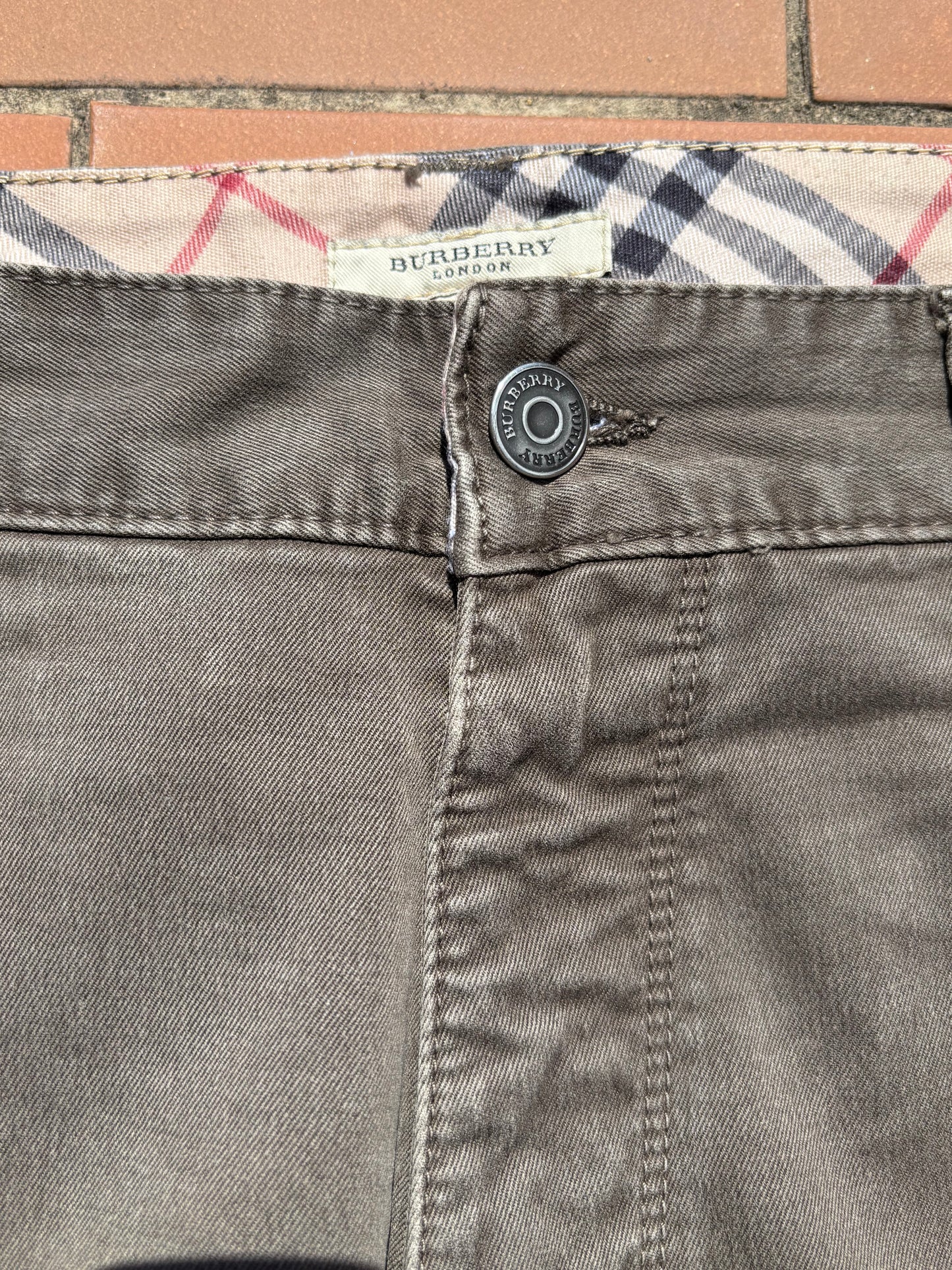 BURBERRY JEANS W33 L30