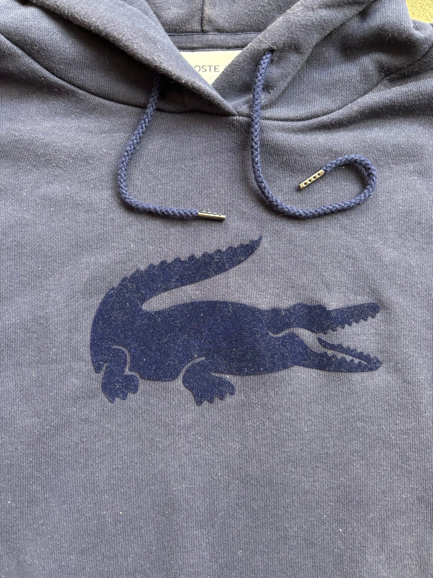 LACOSTE NAVY HOODIE (M)