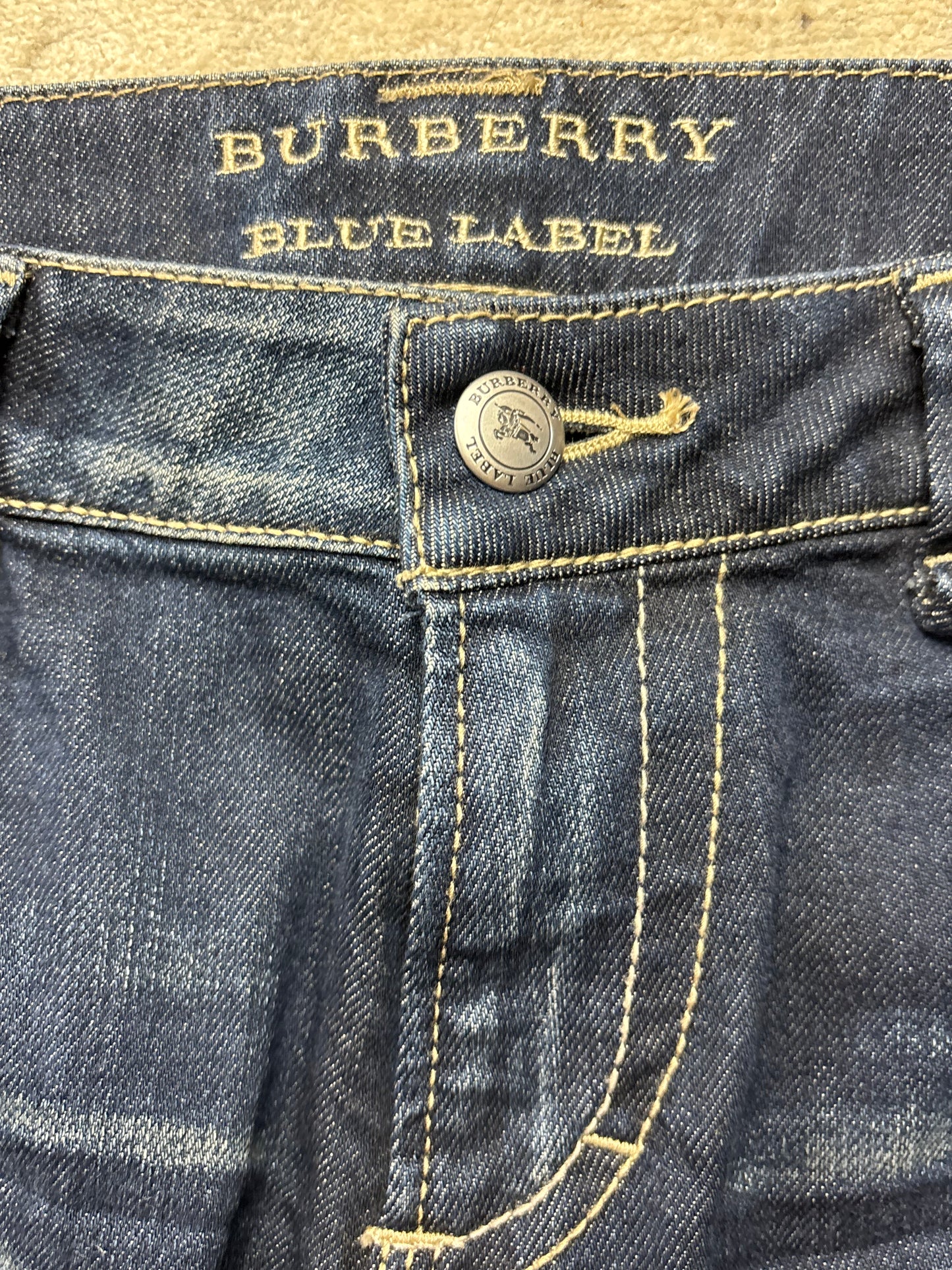 BURBERRY JEANS W26 L30