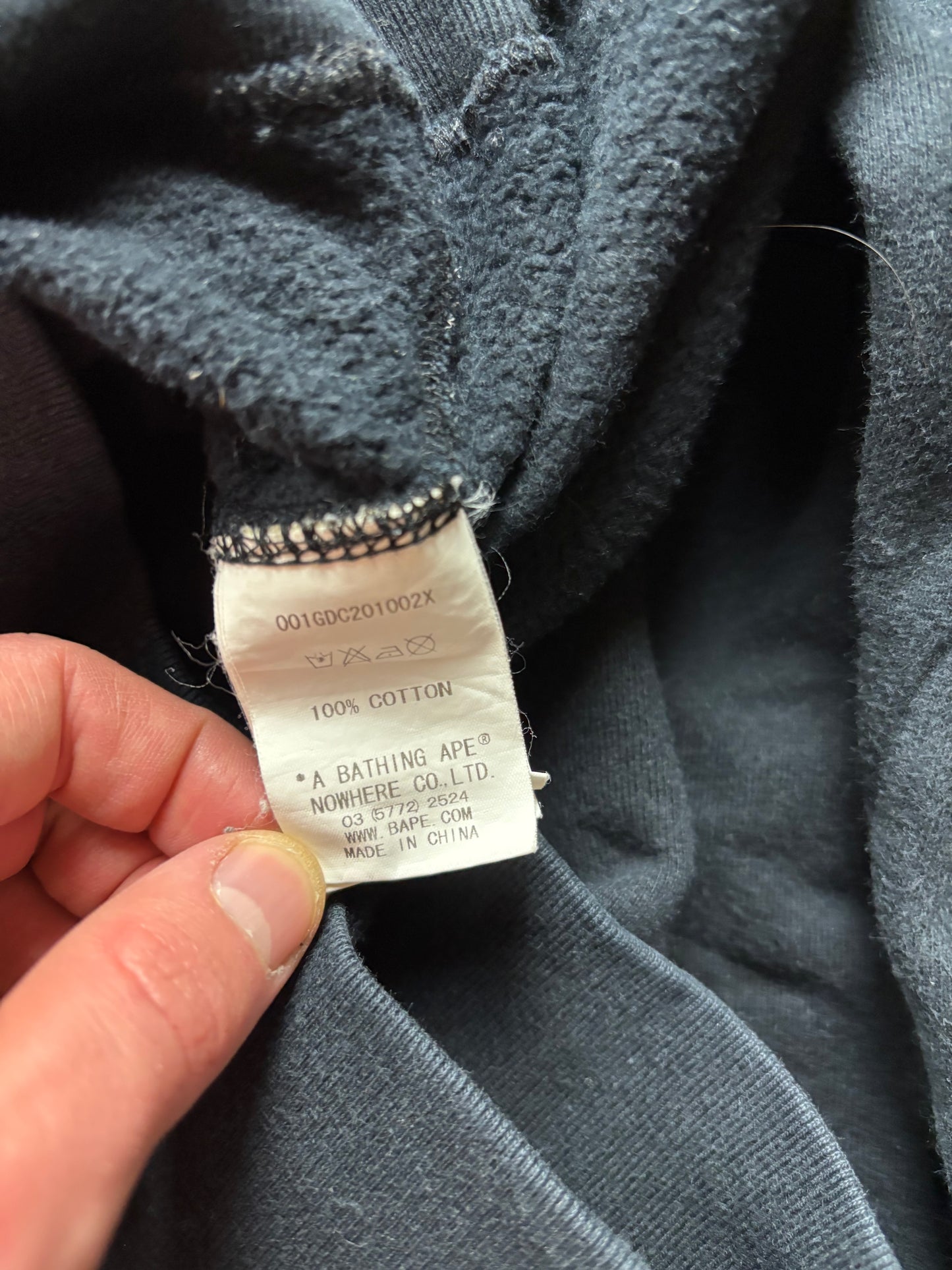 BAPE BLACK HOODIE (M)