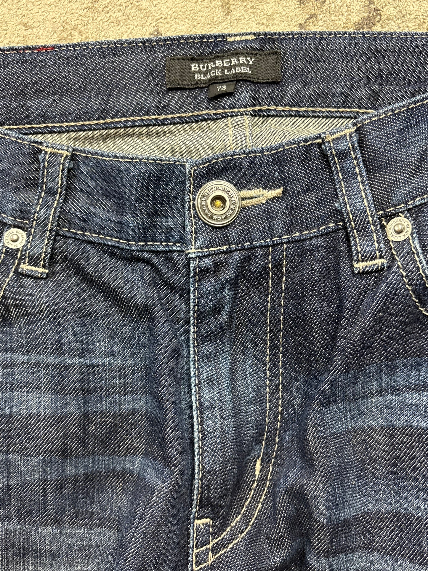 BURBERRY JEANS W31 L30