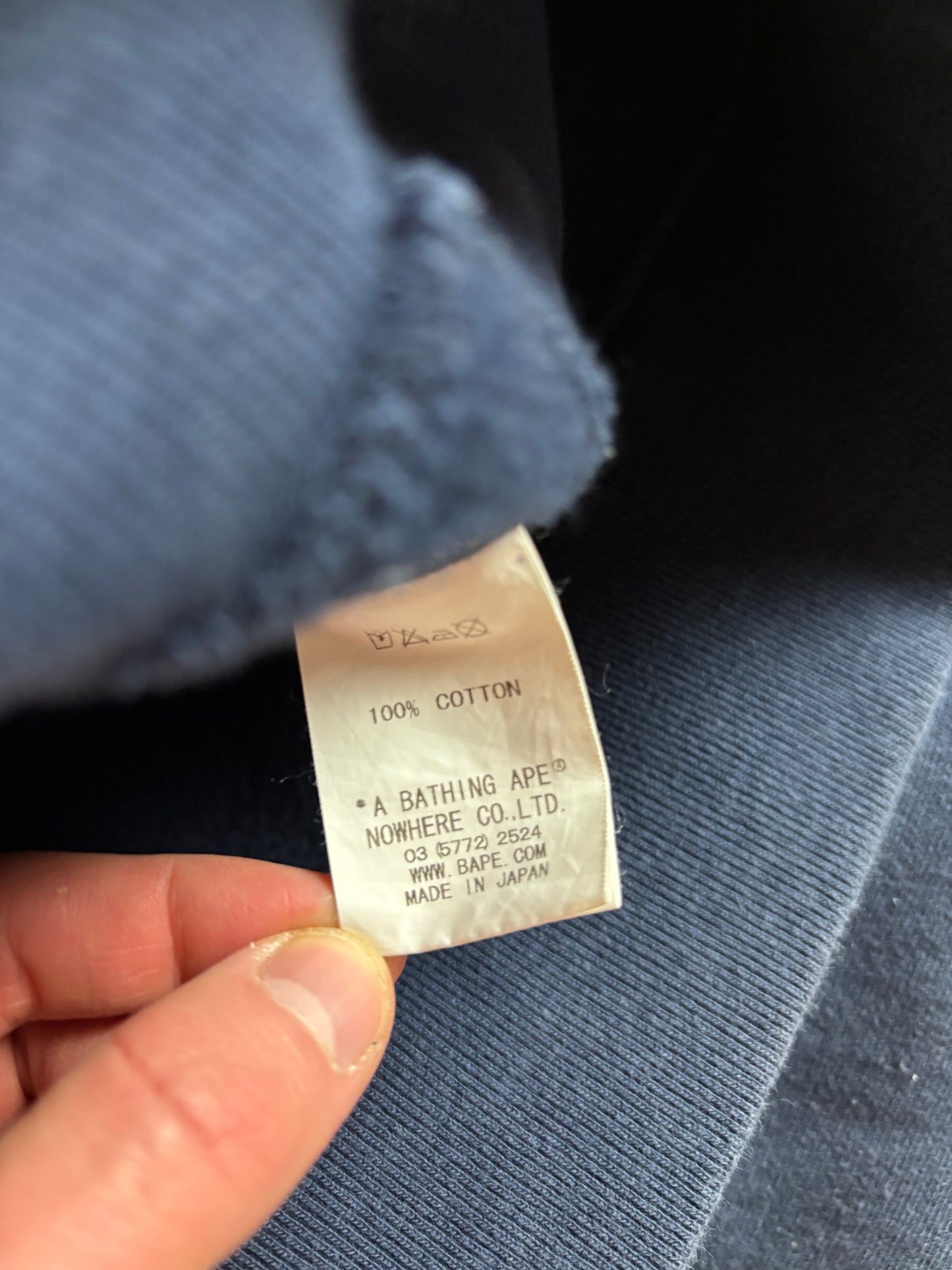 BAPE NAVY HOODIE (M)