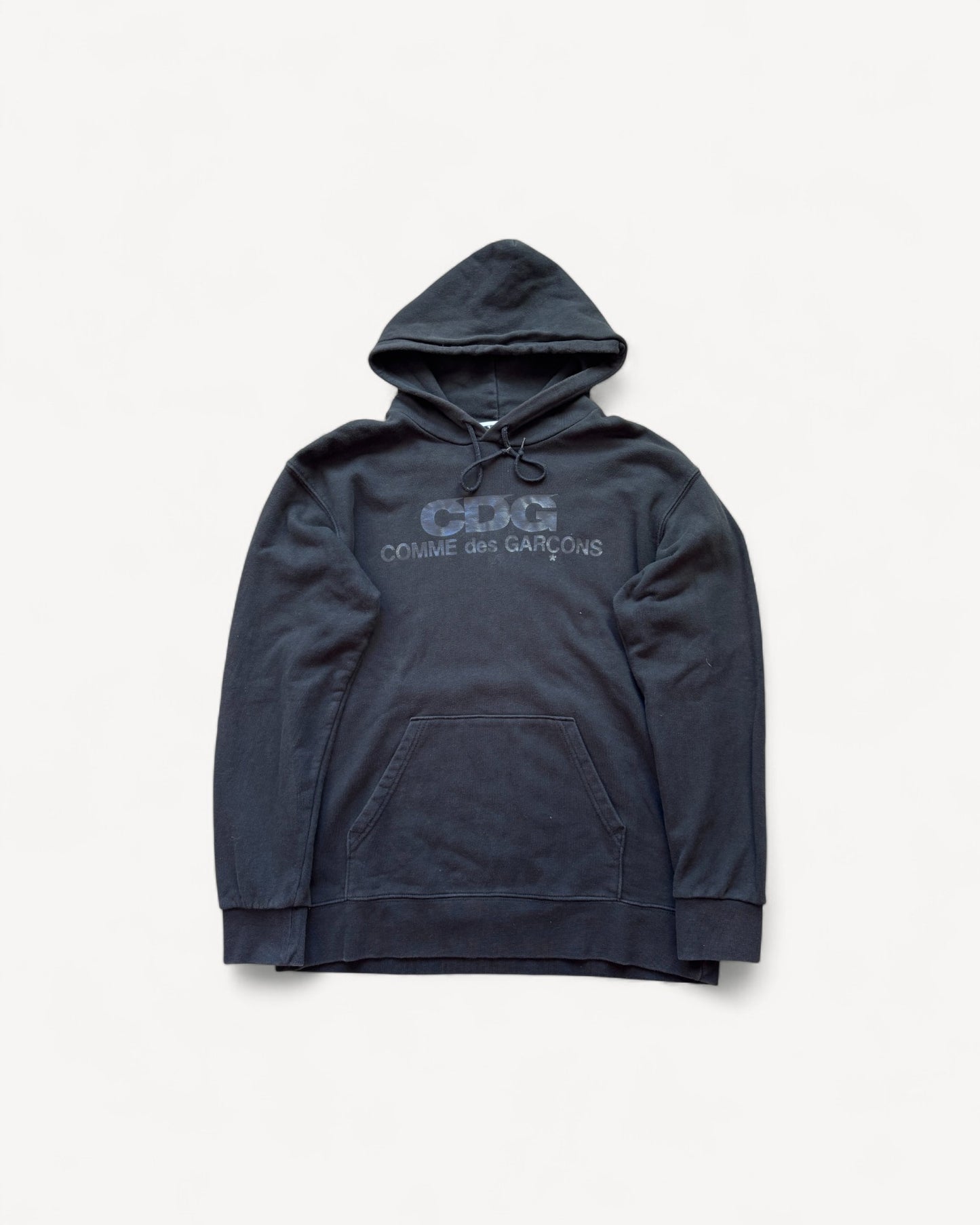 CDG BLACK HOODIE (XL)