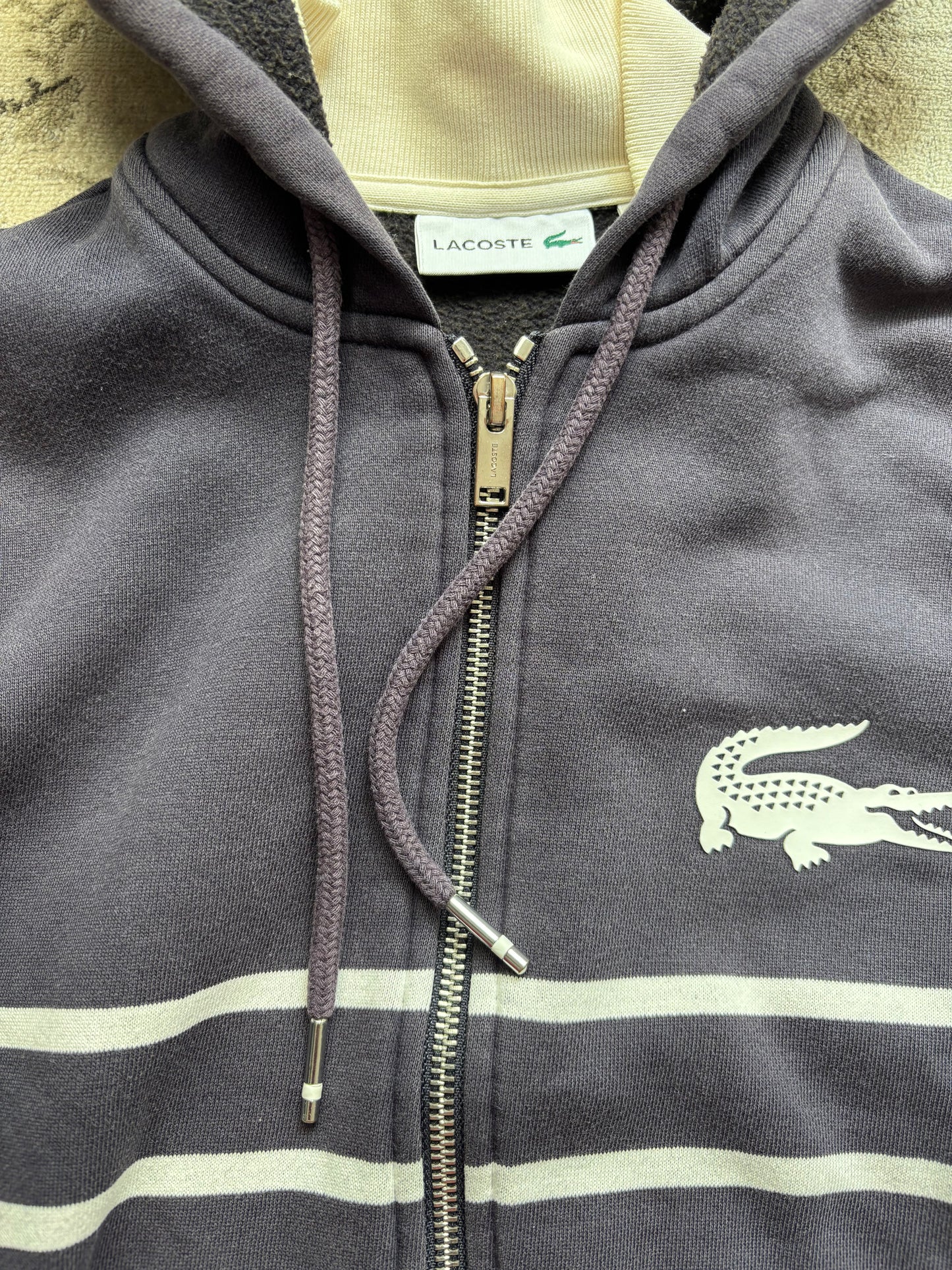 LACOSTE ZIP UP HOODIE (XS)