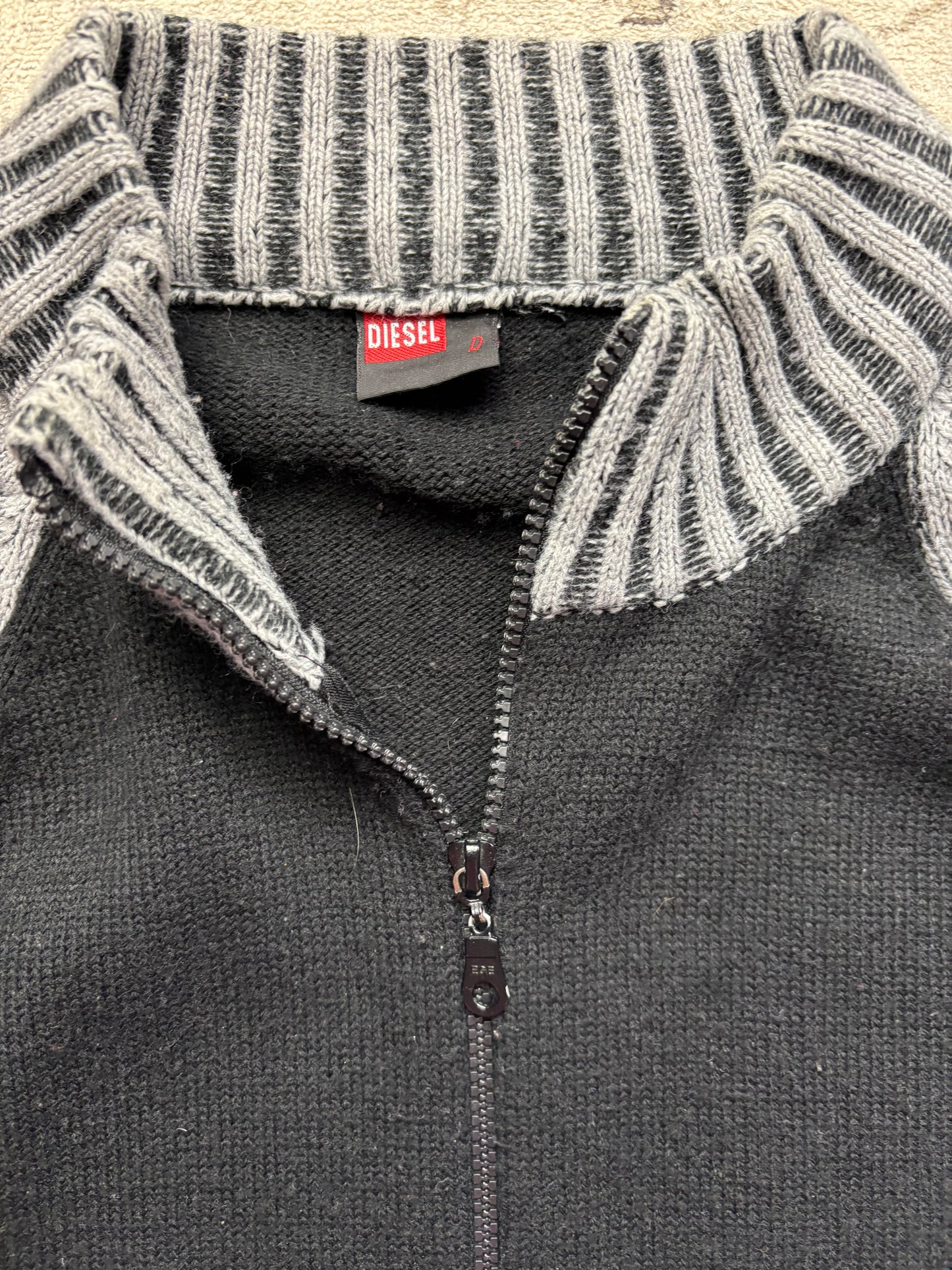 DIESEL ZIP UP KNIT (L)