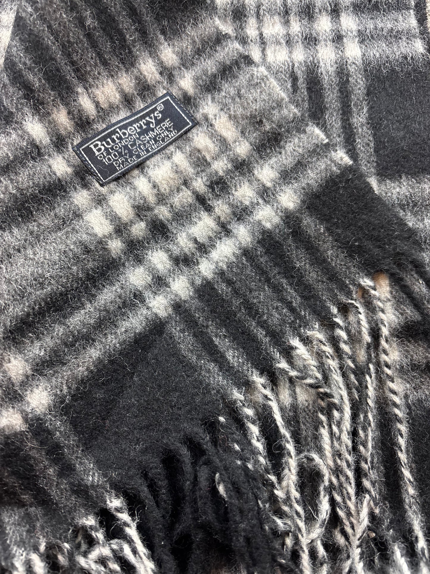 BURBERRY NOVACHECK CASHMERE SCARF BLACK