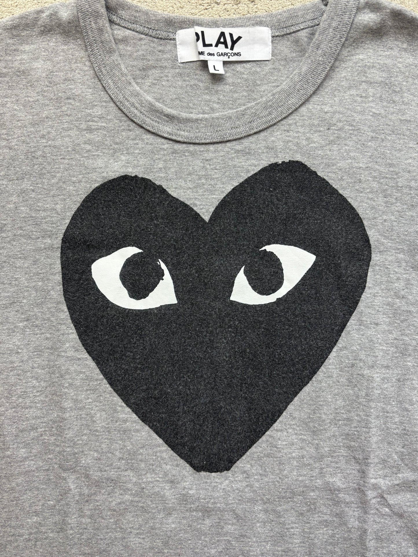 CDG PLAY GREY T-SHIRT (S)