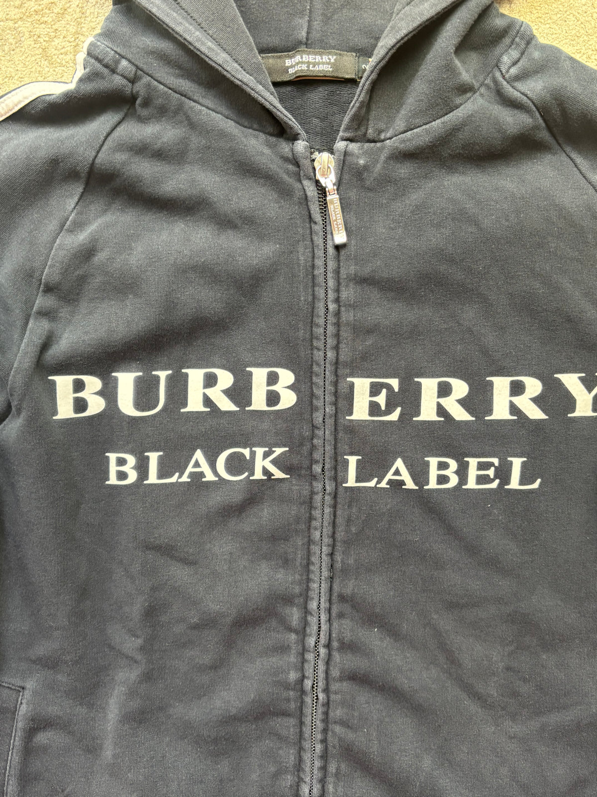 BURBERRY BLACK ZIP UP HOODIE (S)