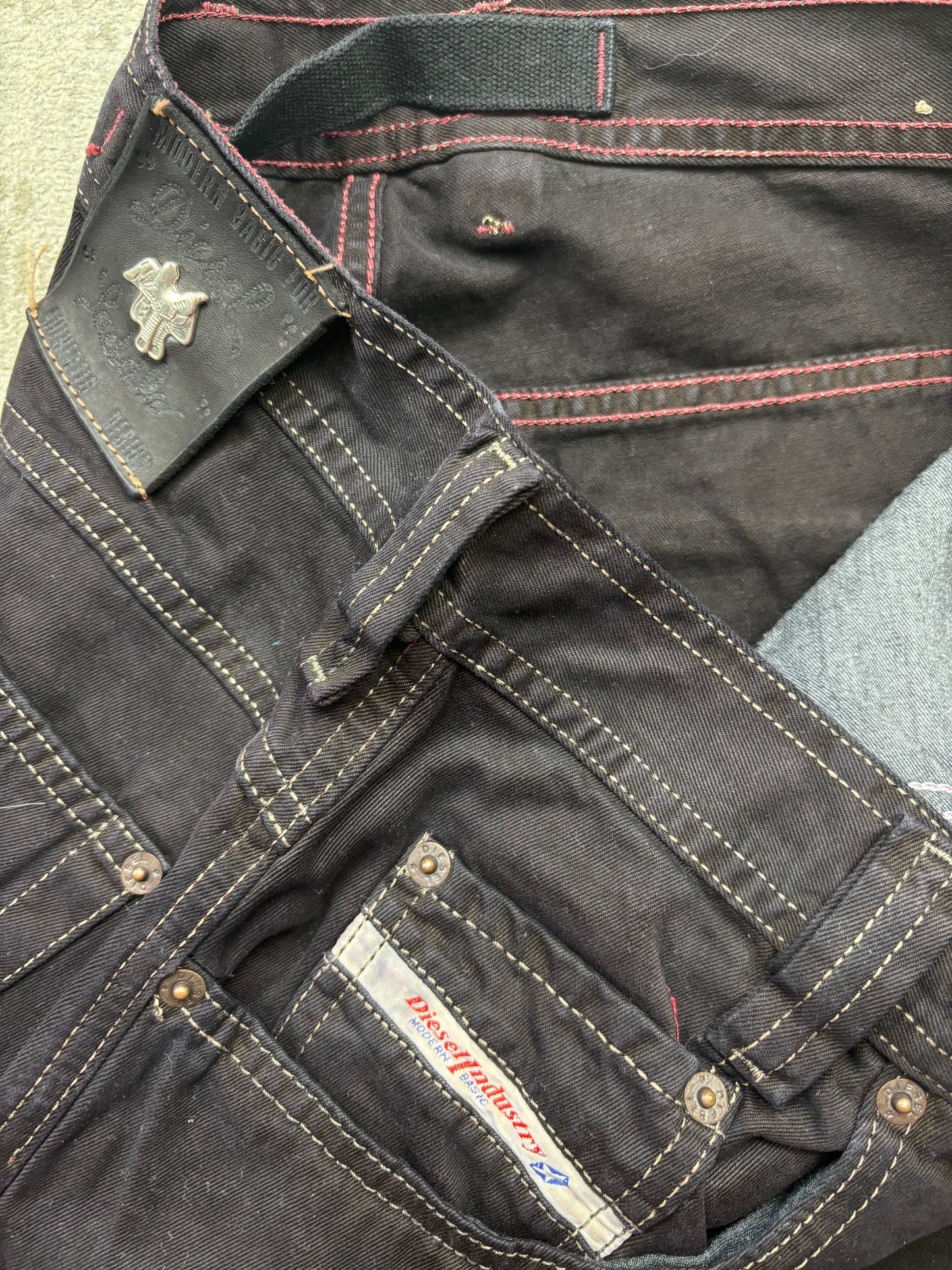 DIESEL JEANS W32 L32