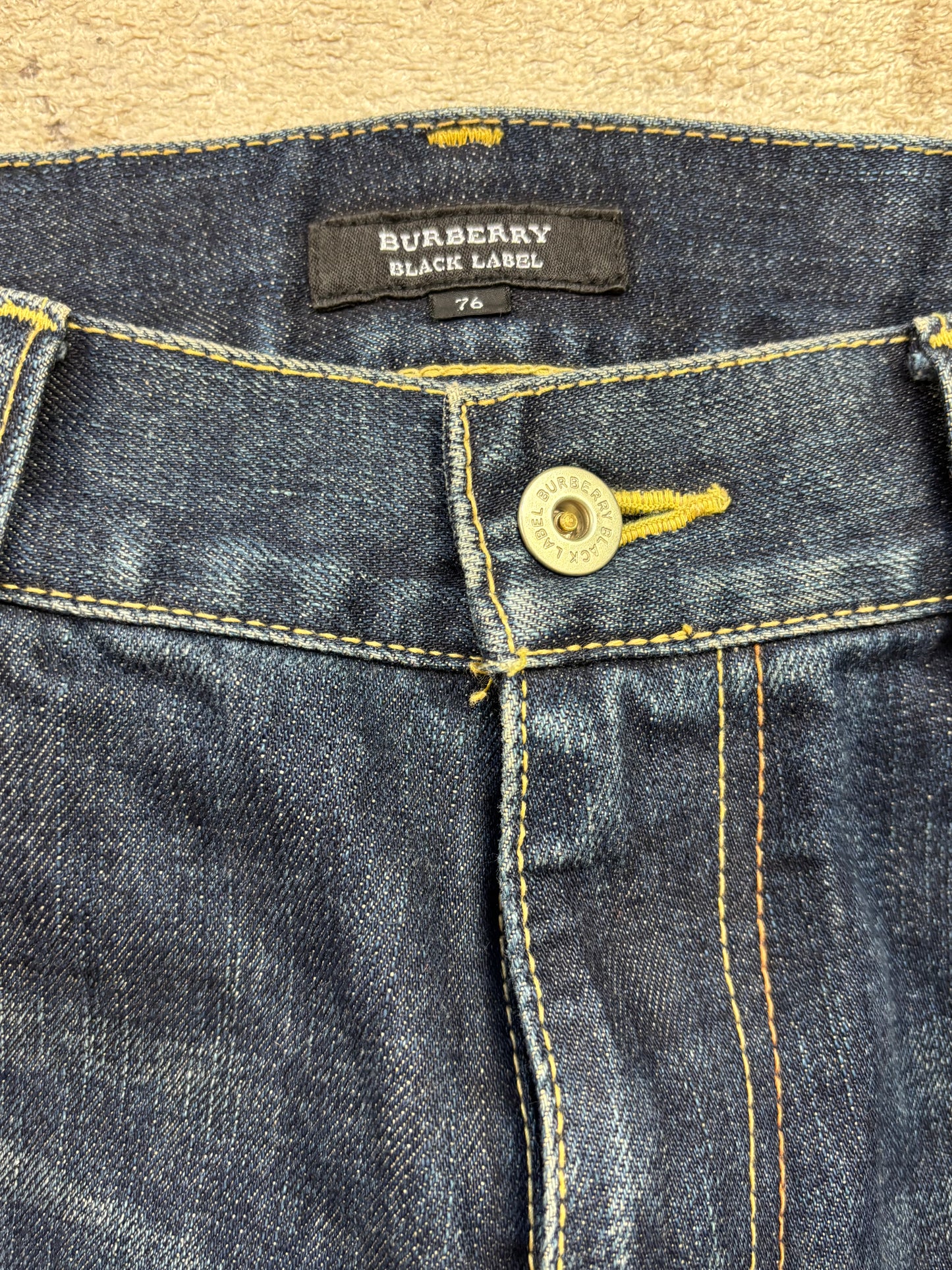 BURBERRY JEANS W31 L32