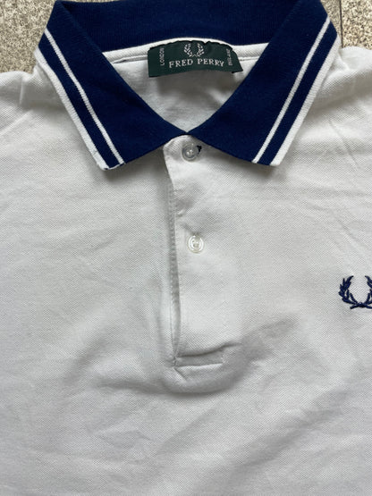 FRED PERRY POLO SHIRT (M)