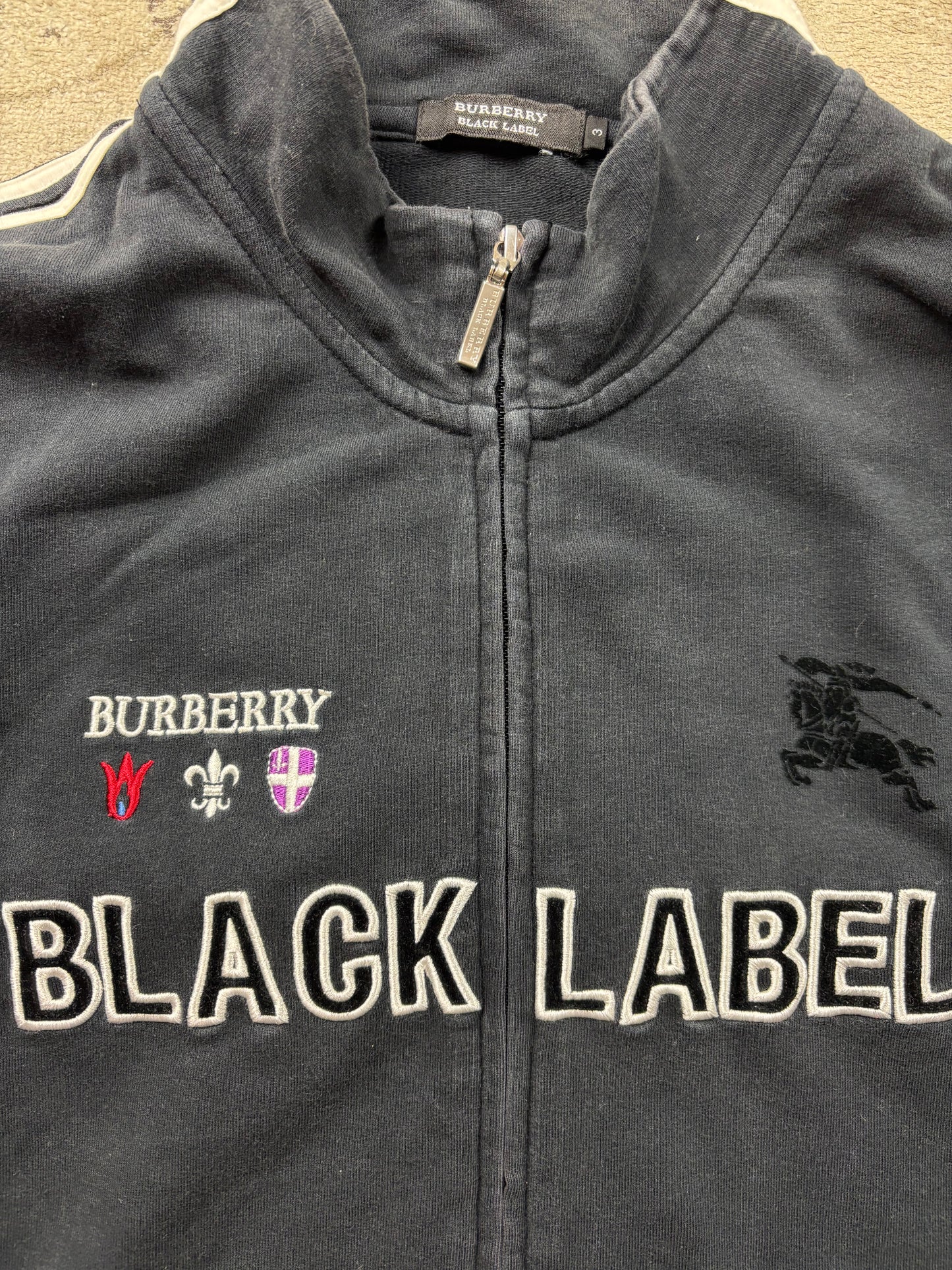 BURBERRY BLACK ZIP UP VEST (M)