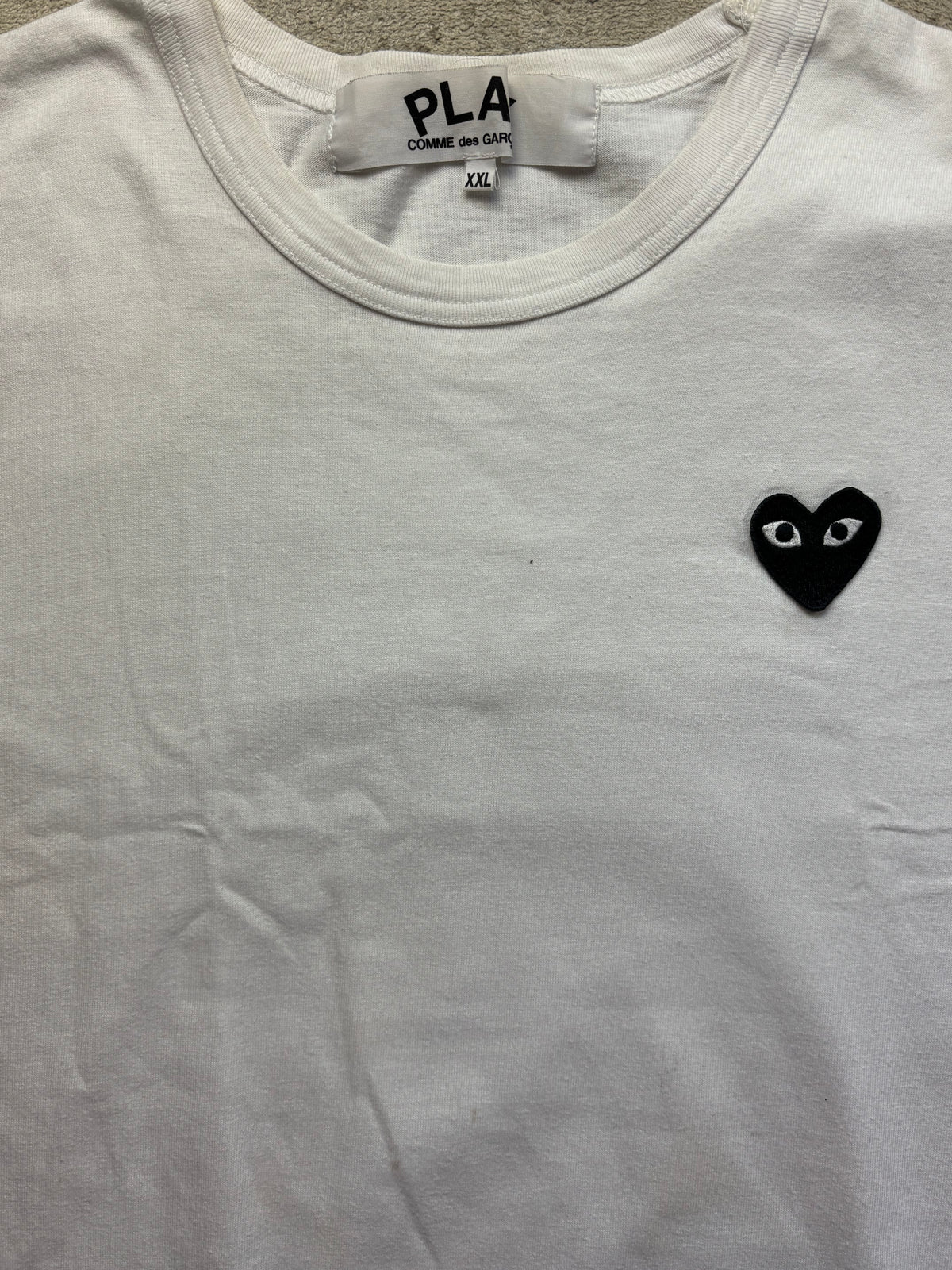 CDG PLAY WHITE T-SHIRT (L/XL)