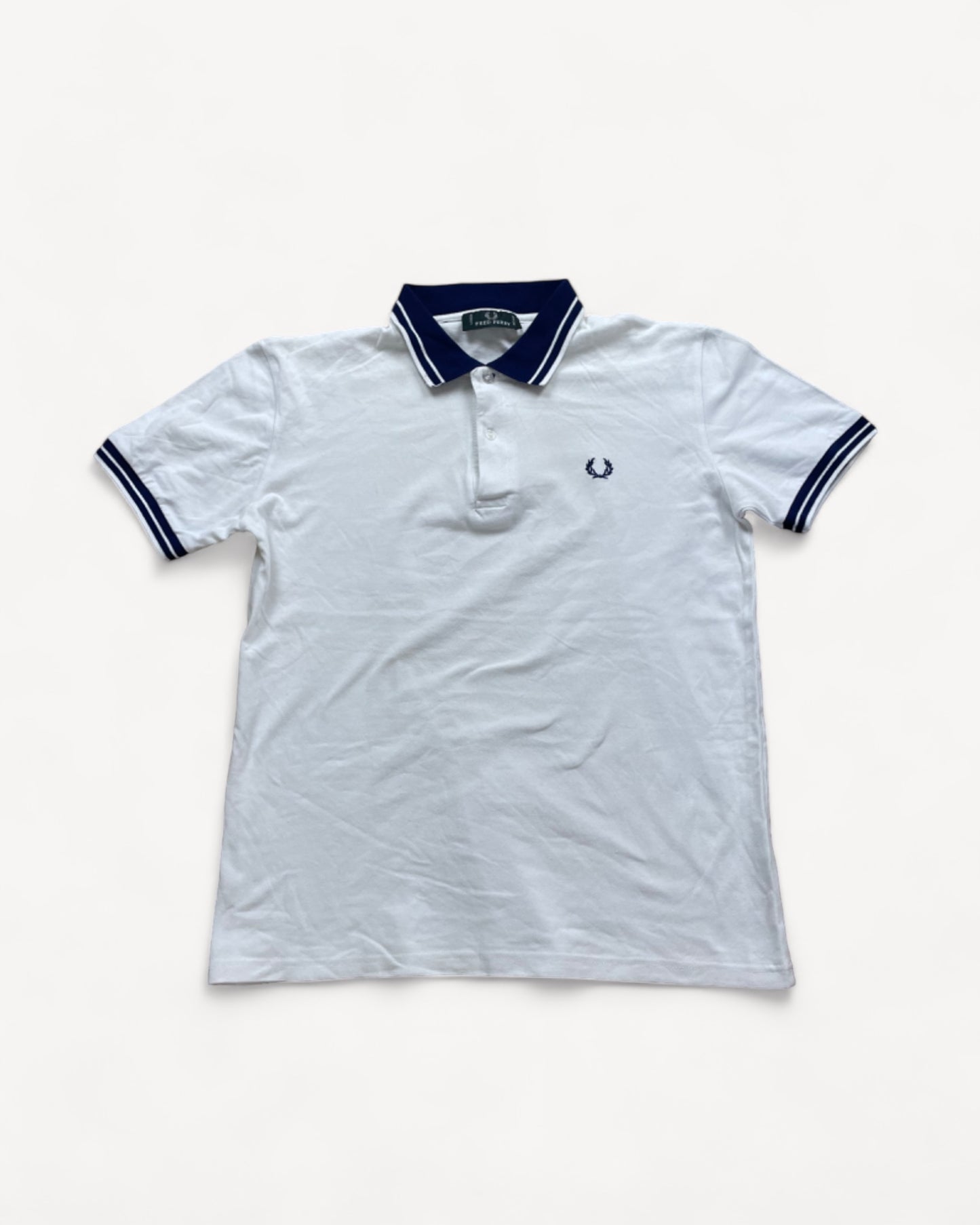 FRED PERRY POLO SHIRT (M)