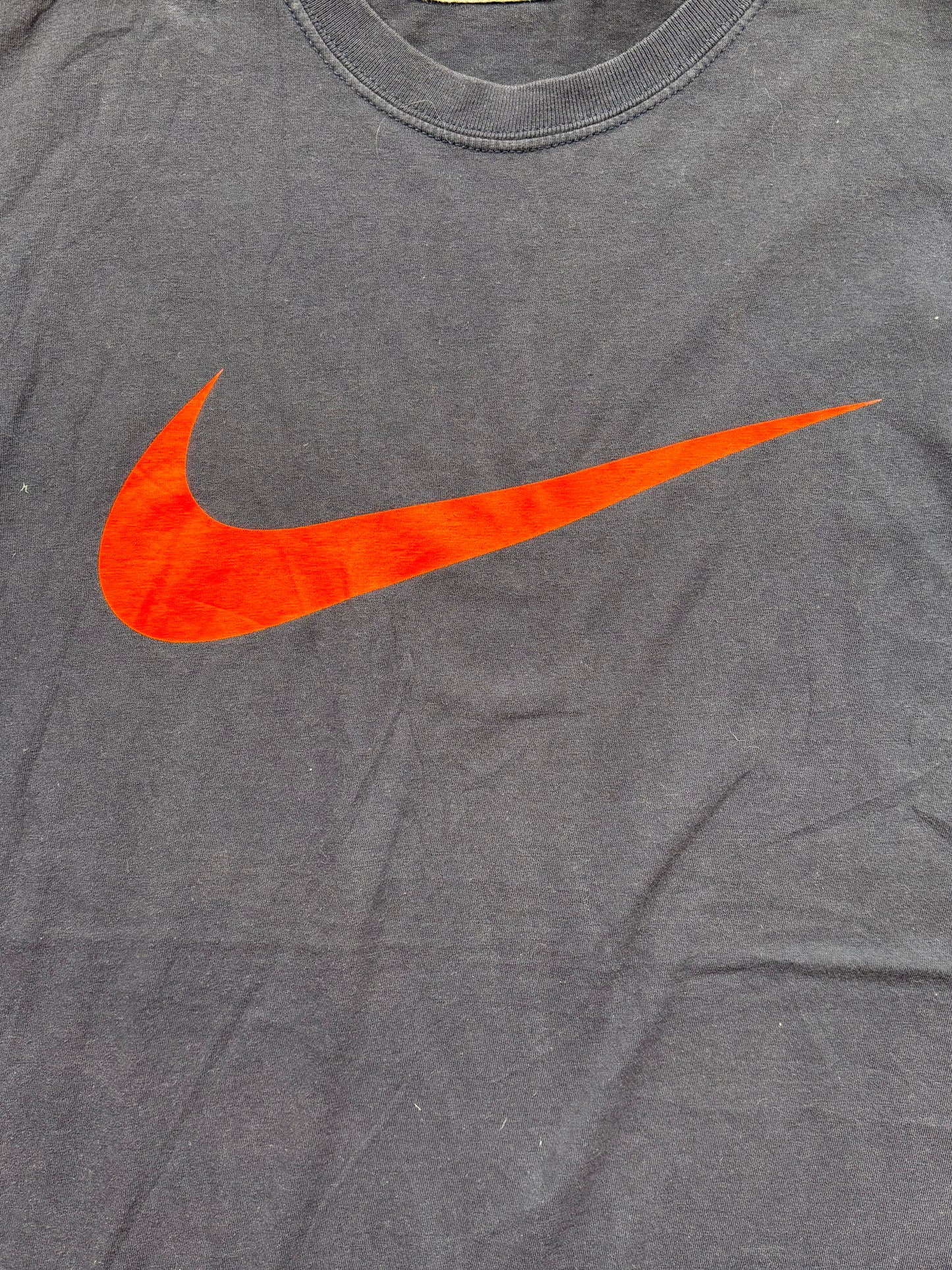 NIKE NAVY T-SHIRT (M)