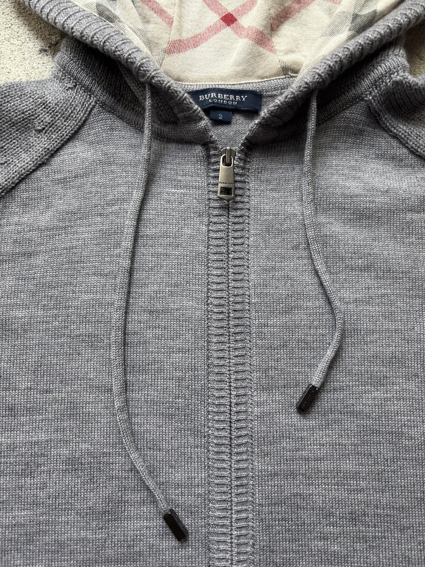 BURBERRY GREY KNITTED ZIP UP HOODIE (S)