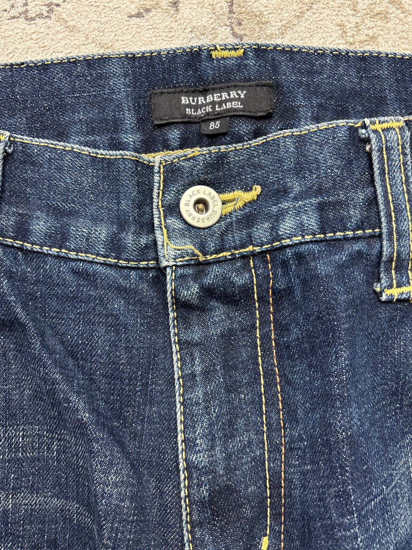 BURBERRY JEANS W36 L30