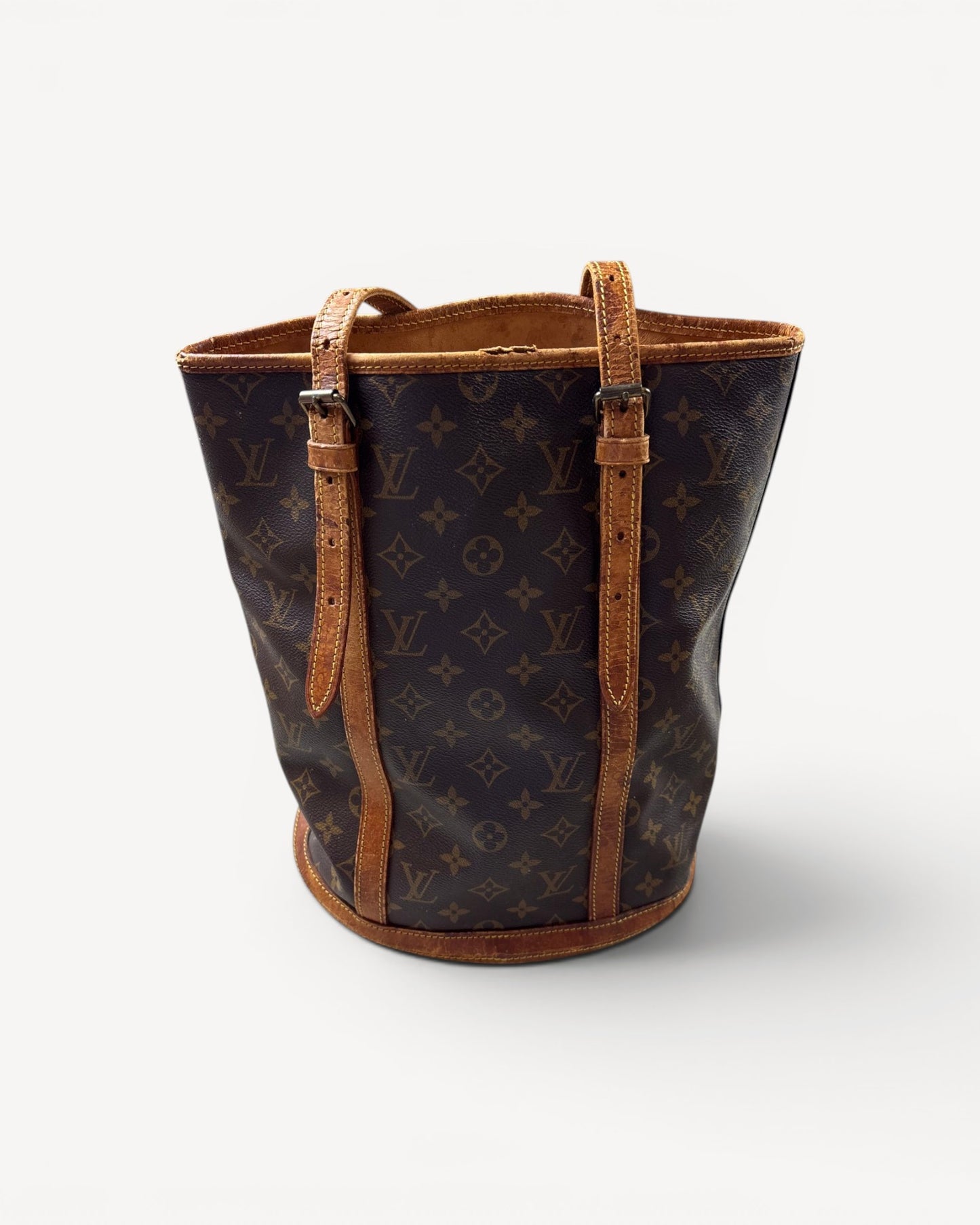 LOUIS VUITTON BUCKET BAG