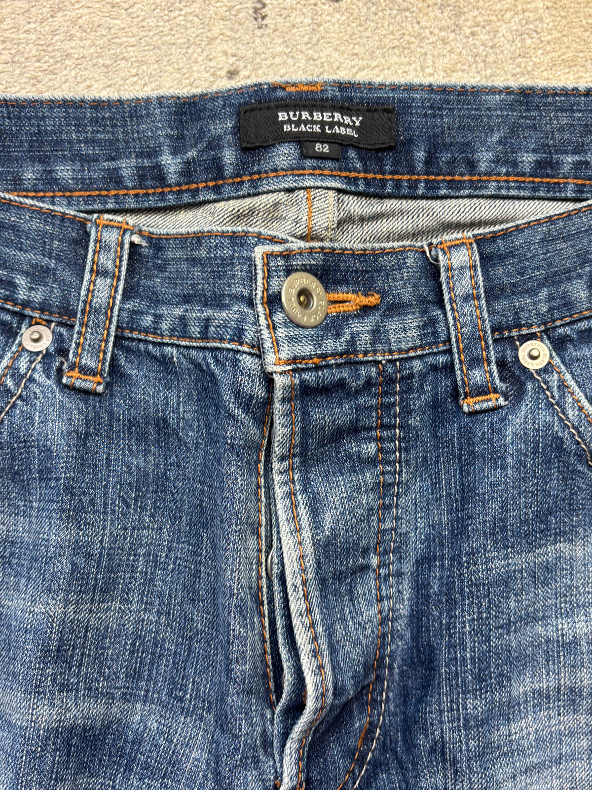 BURBERRY JEANS W34 L32