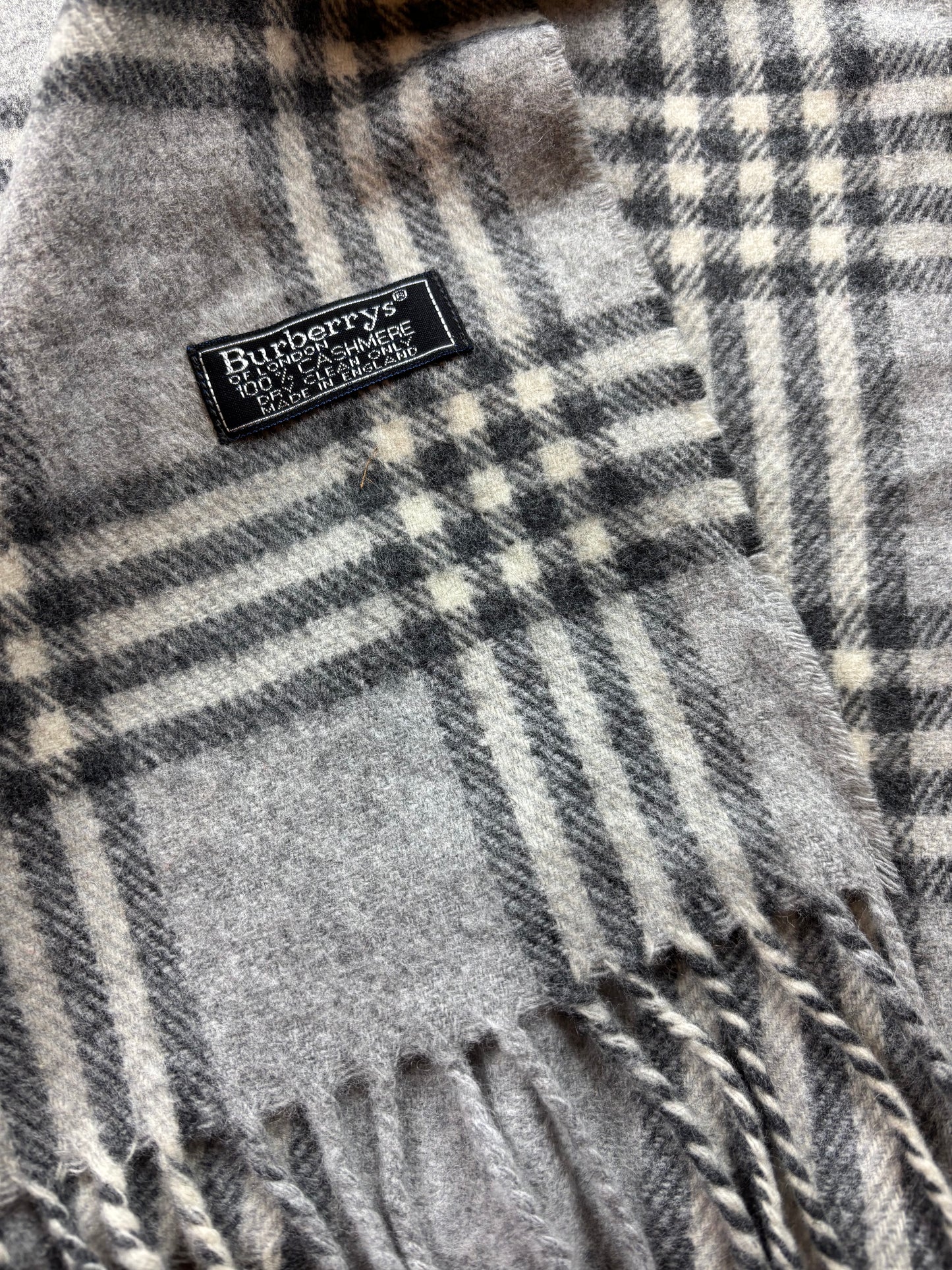 BURBERRY NOVACHECK CASHMERE SCARF LIGHT GREY