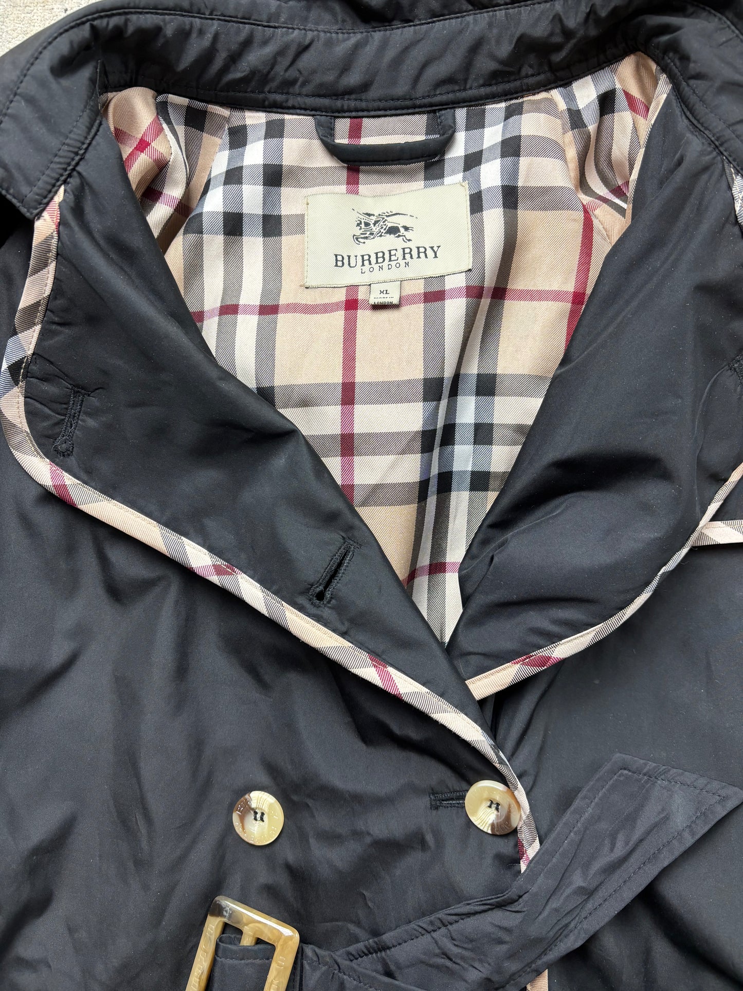 BURBERRY BLACK TRENCHCOAT (S)