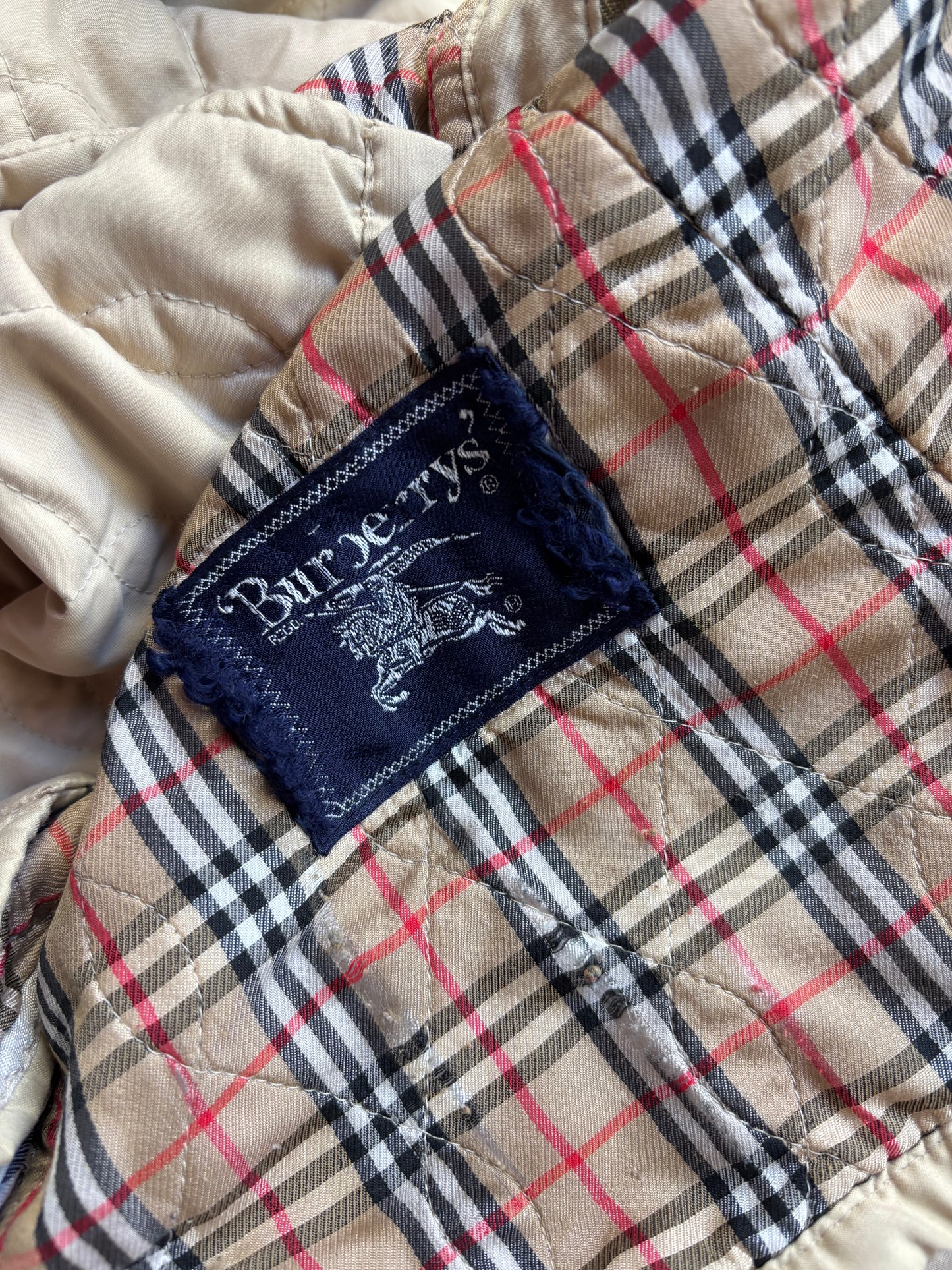 BURBERRY PUFFER JACKET/TRENCHCOAT (L)