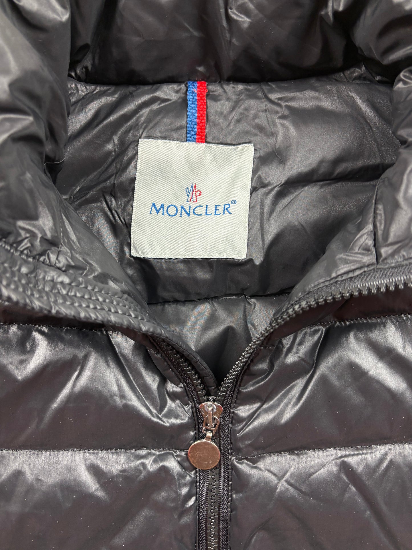 MONCLER PUFFER JACKET (S)