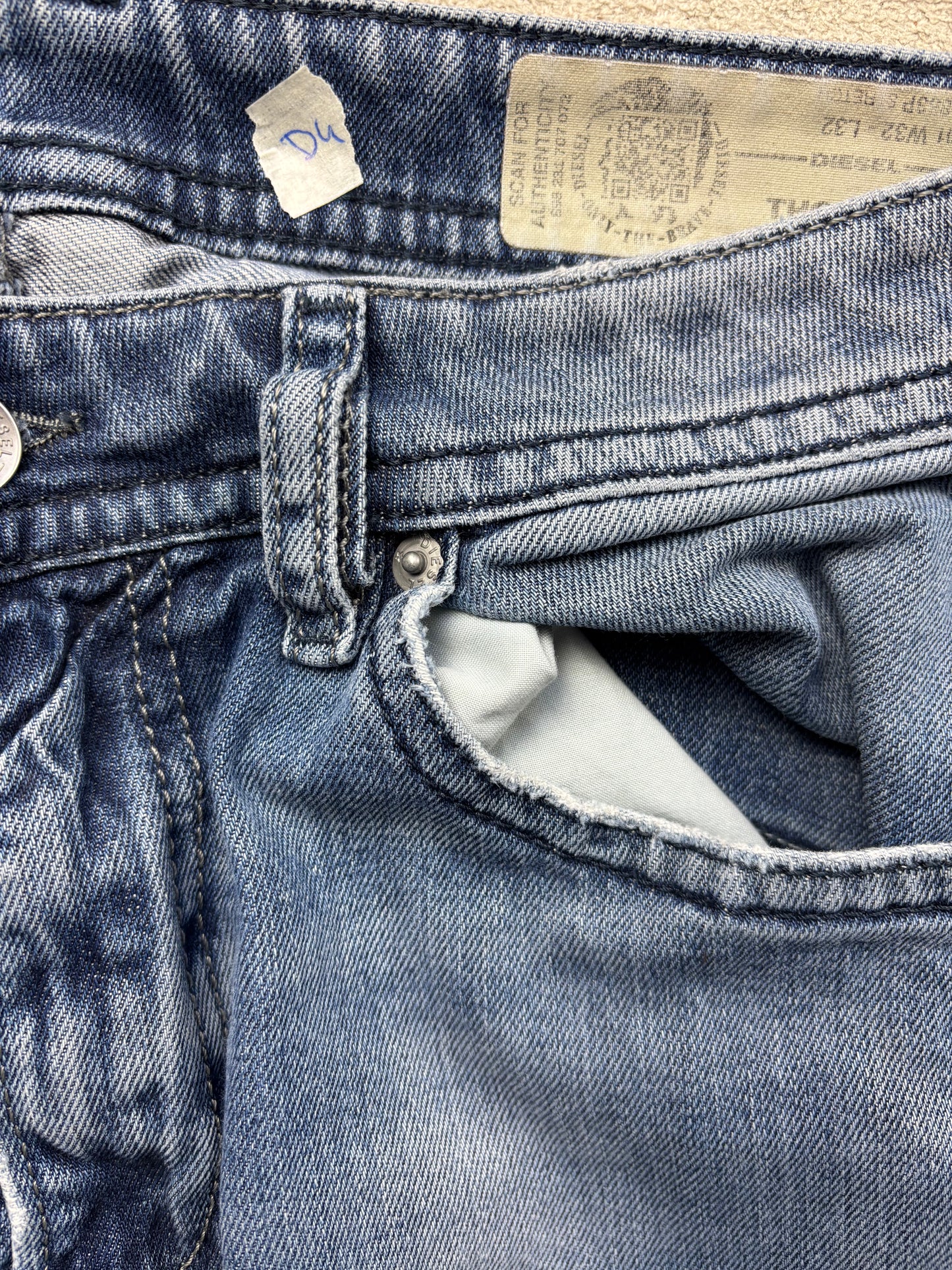 DIESEL JEANS W32 L32 #D4