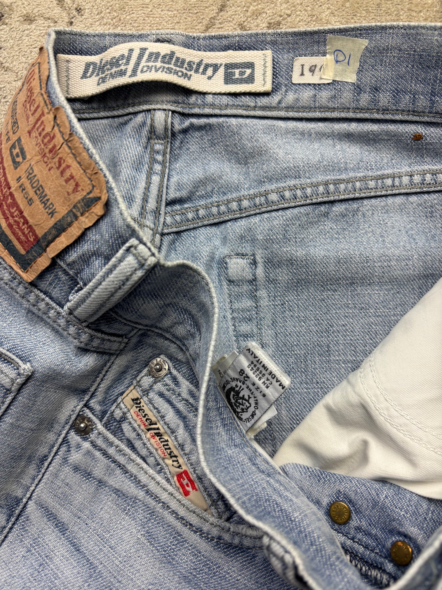 DIESEL JEANS W28 L32 #D1
